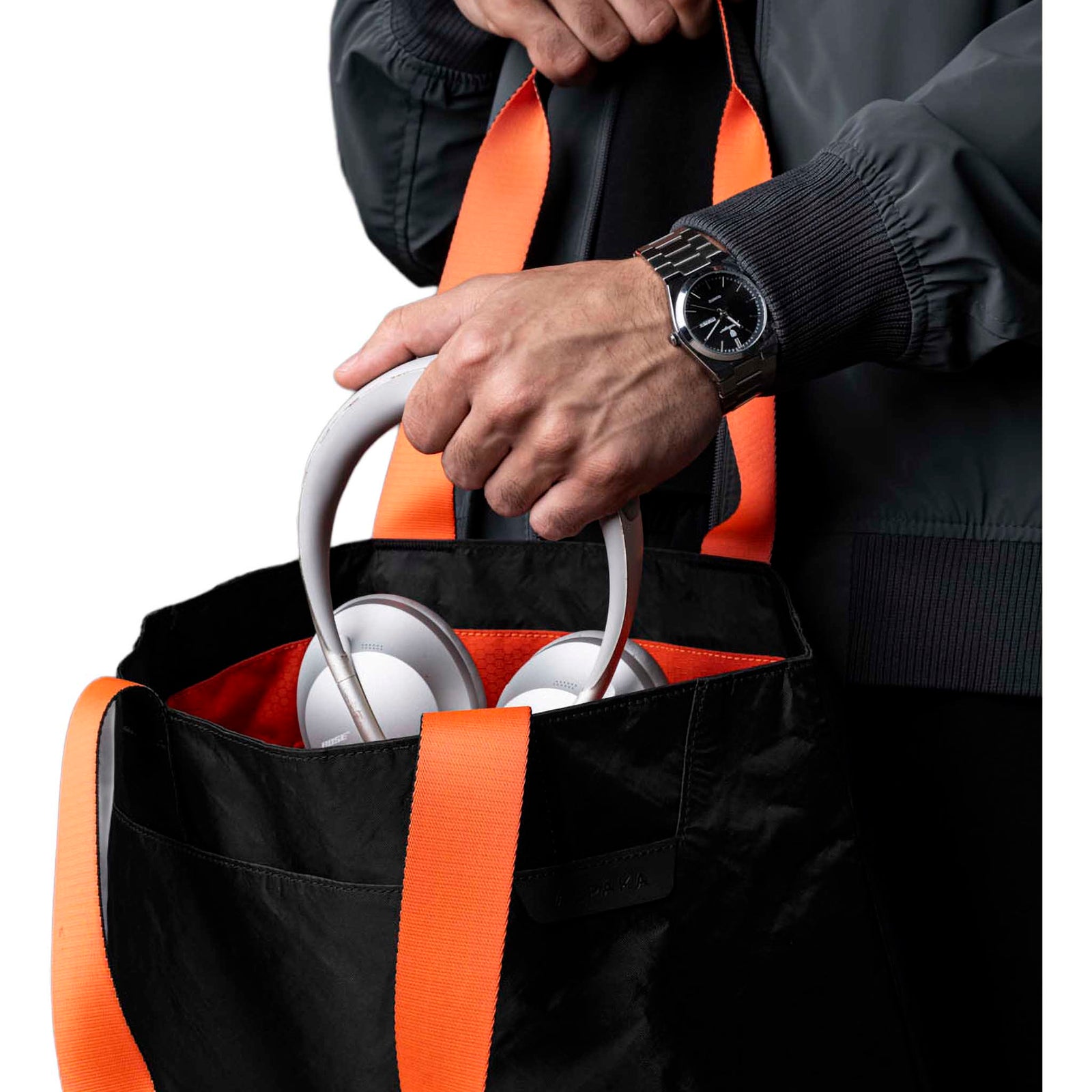 Elements Tote (M) Alpaka AA000370127 Tote Bags 14.5L / Black Knight/Orange | EPLX200