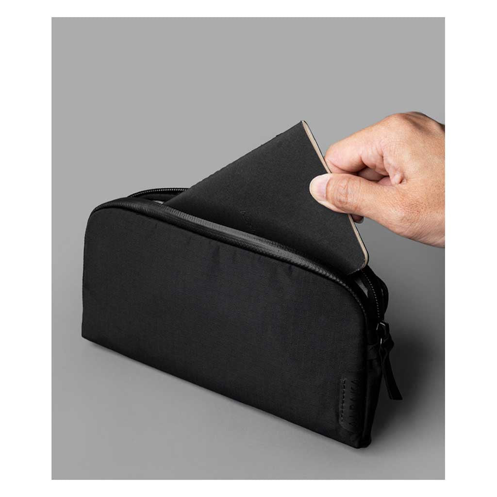 Flight Pouch Alpaka AA010510118 Pouches 300ml / Black | Axoflux 210D