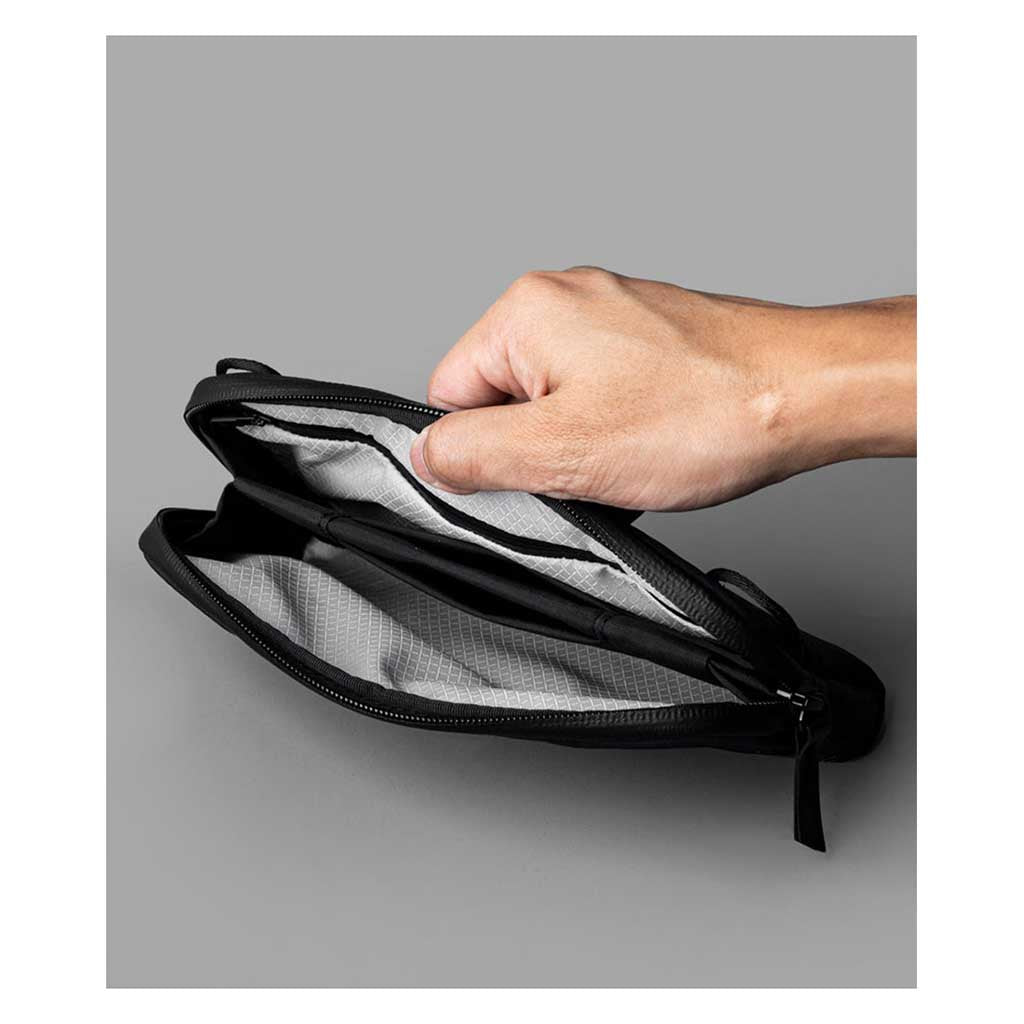 Flight Pouch Alpaka AA010510118 Pouches 300ml / Black | Axoflux 210D