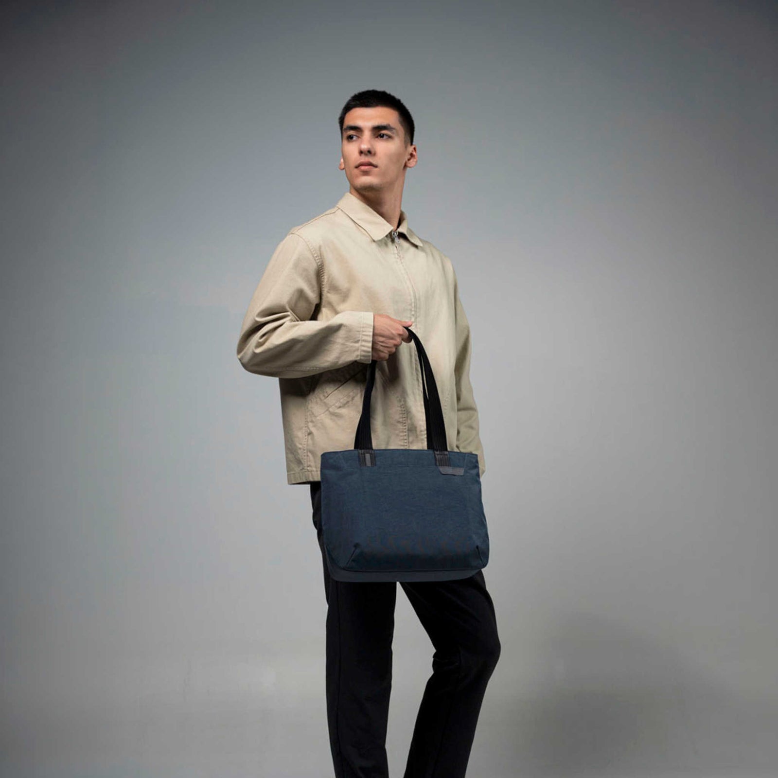 Flight Tote (S) Alpaka AD011010624 Tote Bags One Size / Moonlight Blue Axoflux 400D Ripstop Nylon