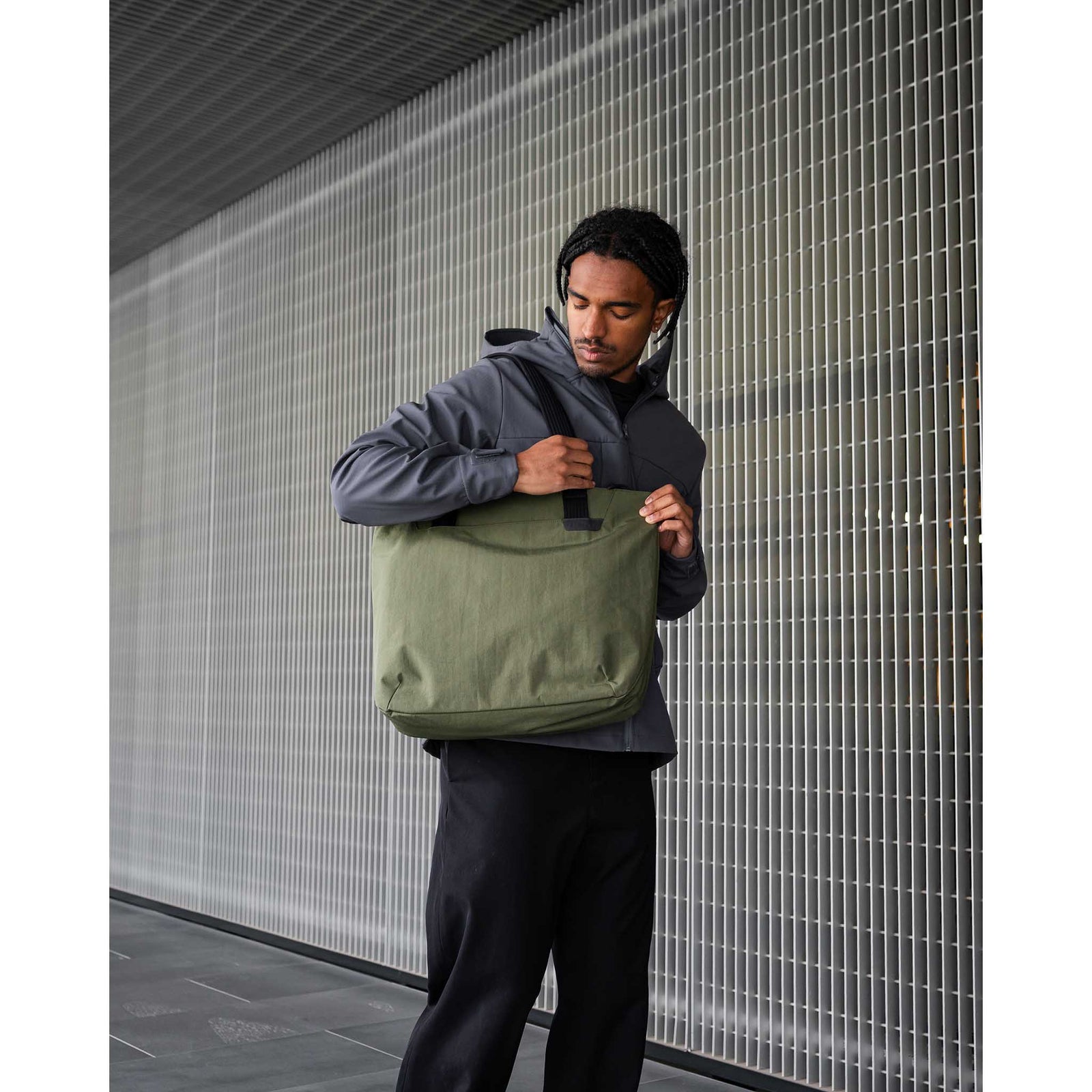 Flight Tote Alpaka Tote Bags