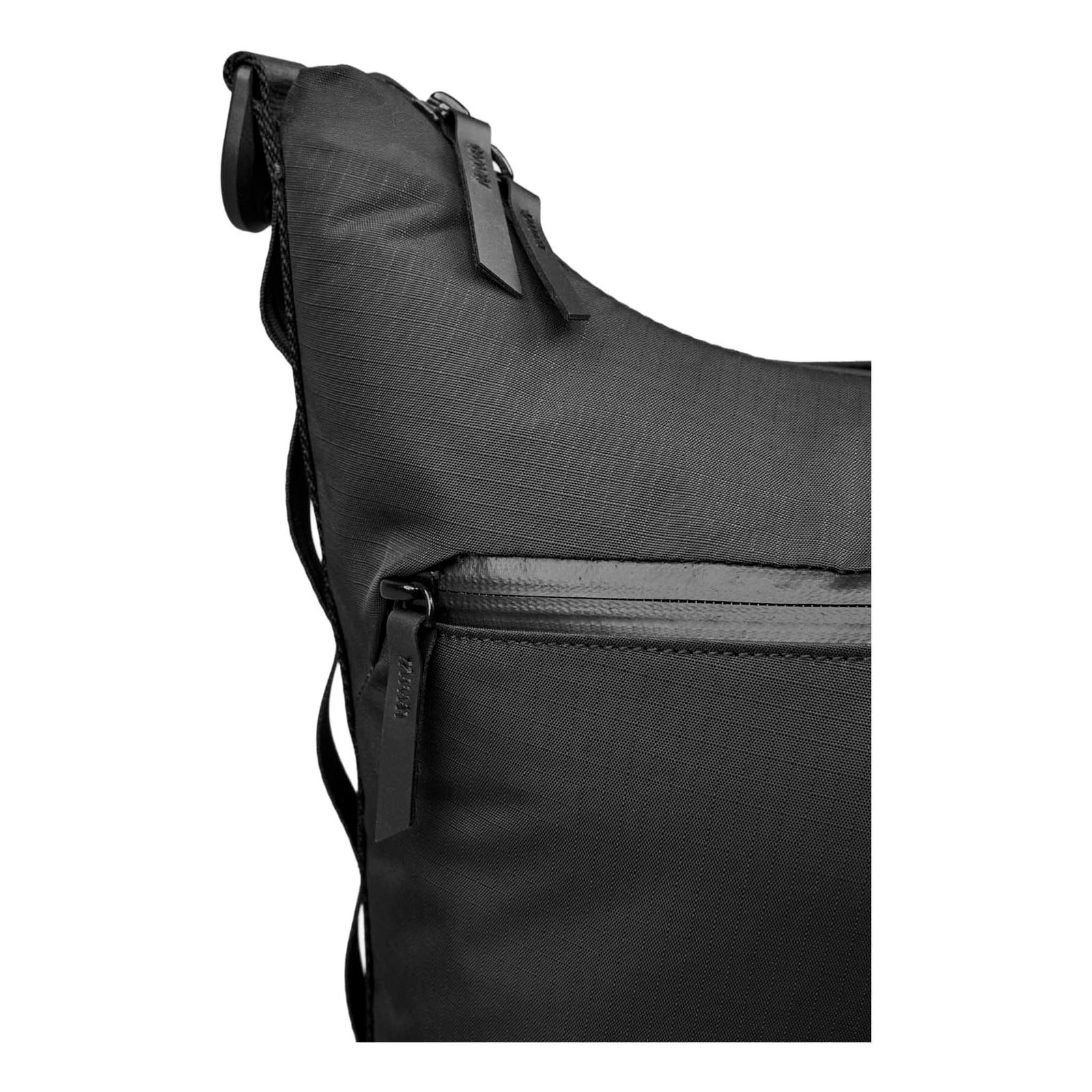 Flow Satchel Alpaka AD010720118 Satchels 10L / Black Axolux 210D