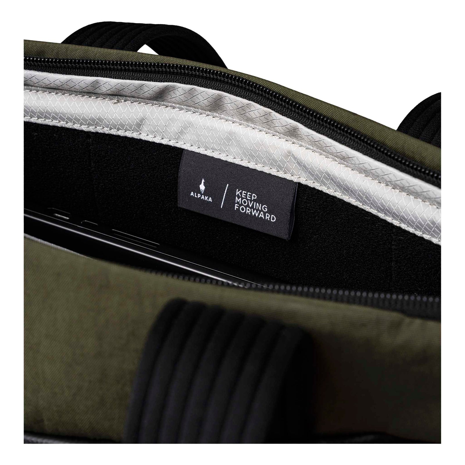 Flow Totepack Alpaka AA010850524 Tote Bags 14L / Green | Axoflux 400D Washed Nylon
