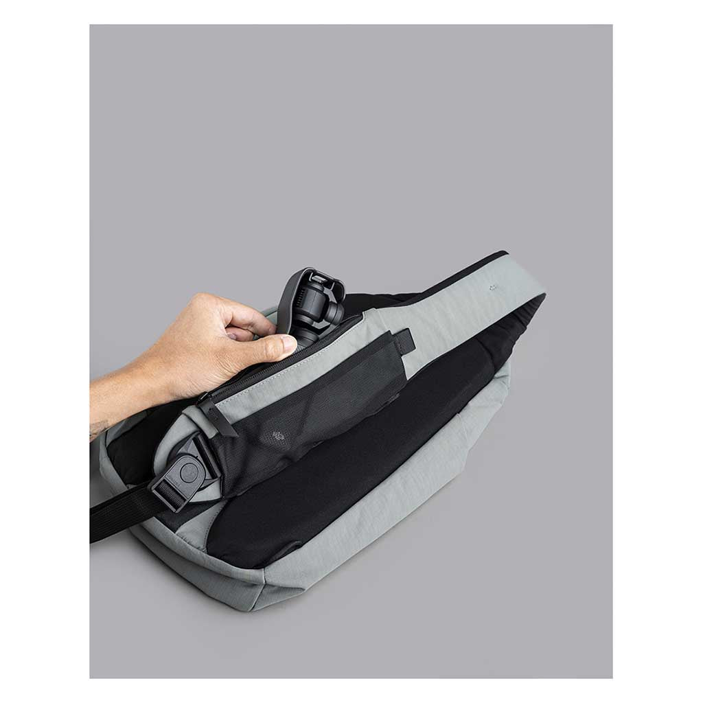 Metro Crossbody | Left Shoulder Alpaka AA010550218 Sling Bags One Size / Grey | Axoflux 210D