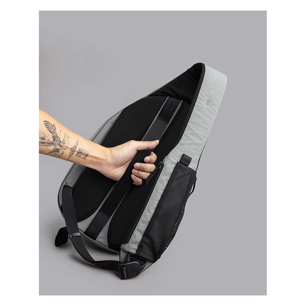 Metro Crossbody | Left Shoulder Alpaka AA010550218 Sling Bags One Size / Grey | Axoflux 210D