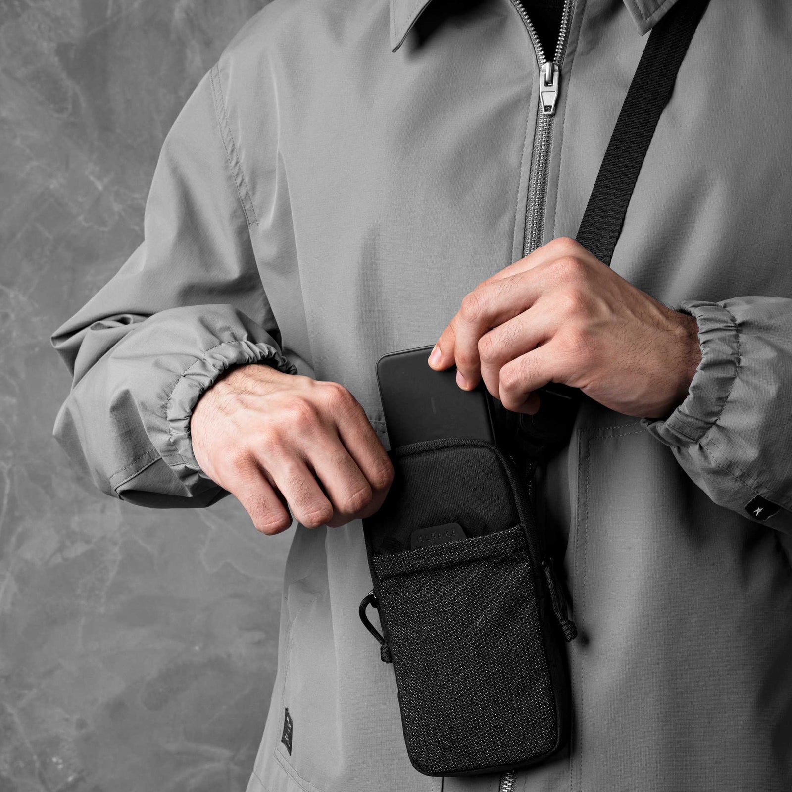 Modular Shoulder Pocket Slim Alpaka AD010920130 Phone Pockets Slim / Black Ultradyne 100D