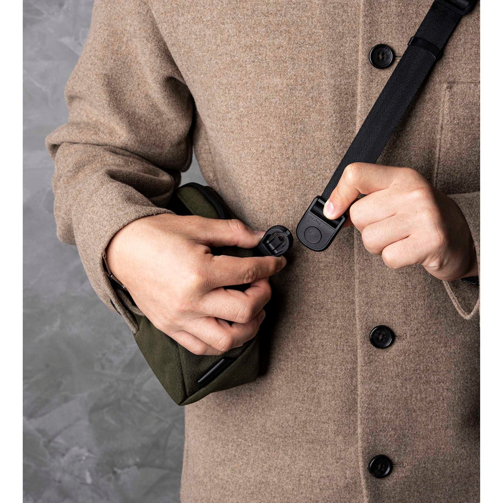 Vertex Pouch Mini Alpaka AD010730521 Tech Pouches 2L / Army Green | Axoflux 300D