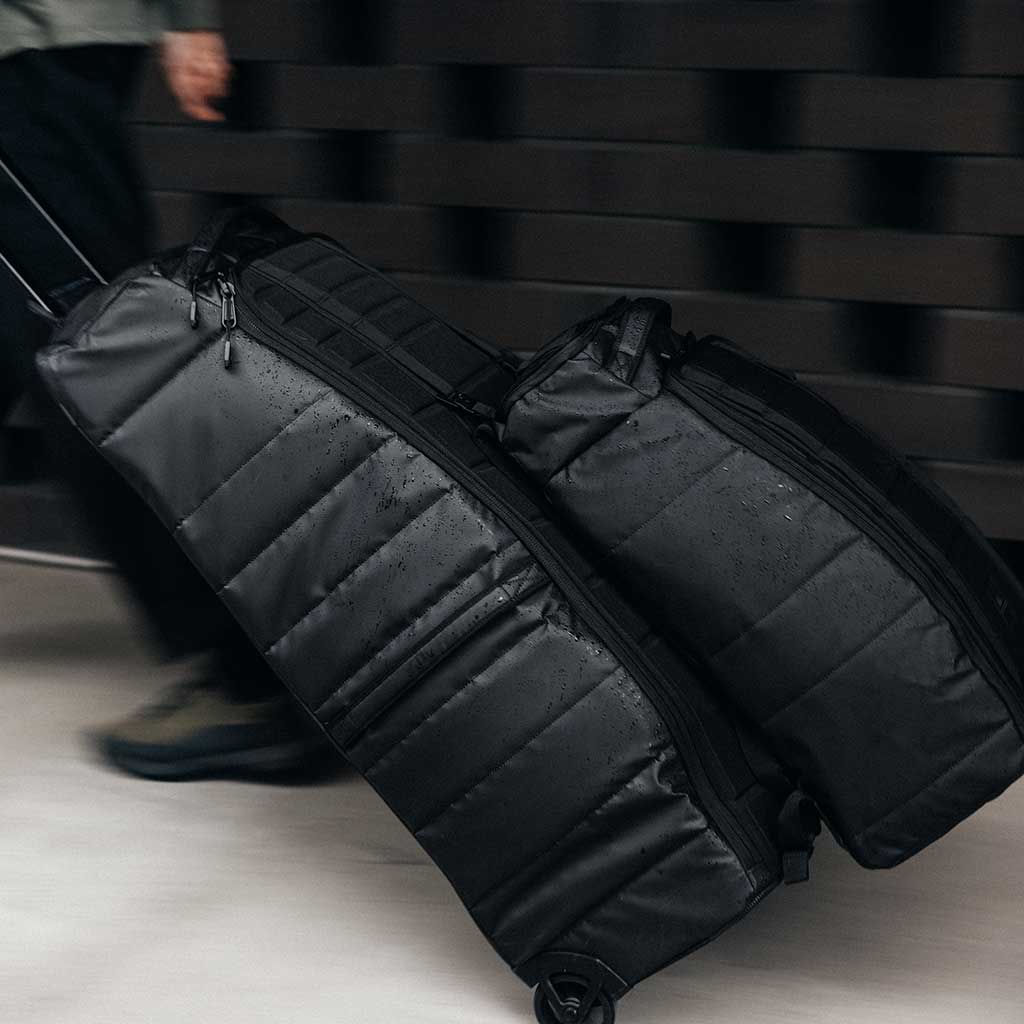 Hugger Backpack 25 Db Journey 1000175004901 Backpacks 25L / Blackout