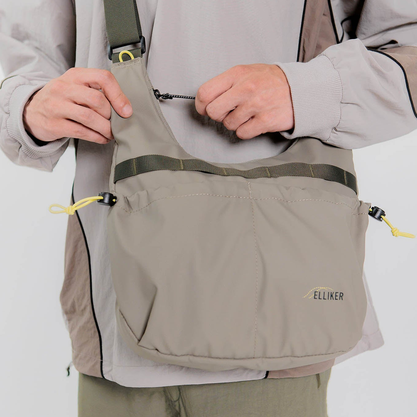 Bain Sling Bag Elliker 34063-TAUPE Sling Bags 6.5L / Taupe