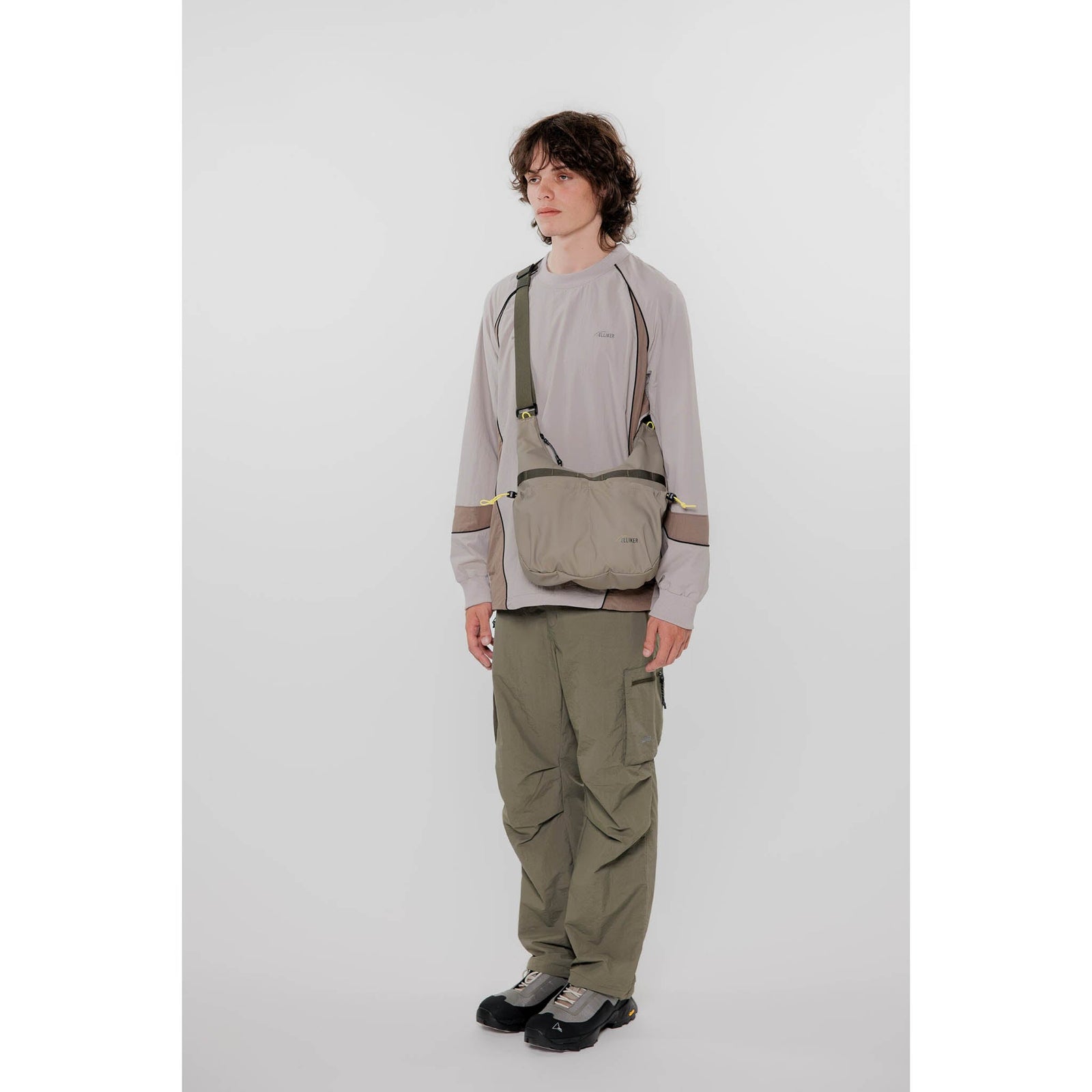 Bain Sling Bag Elliker 34063-TAUPE Sling Bags 6.5L / Taupe