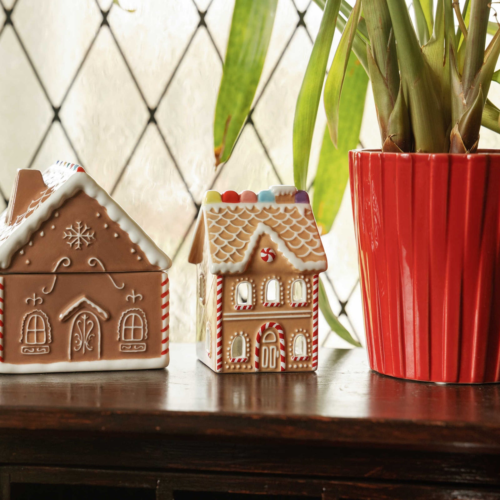 No. 10 Gingerbread House Style Incense & Tea Light Holder Paddywax IN0031EU Incense One Size / Cinnamon, Cardamom, Butter