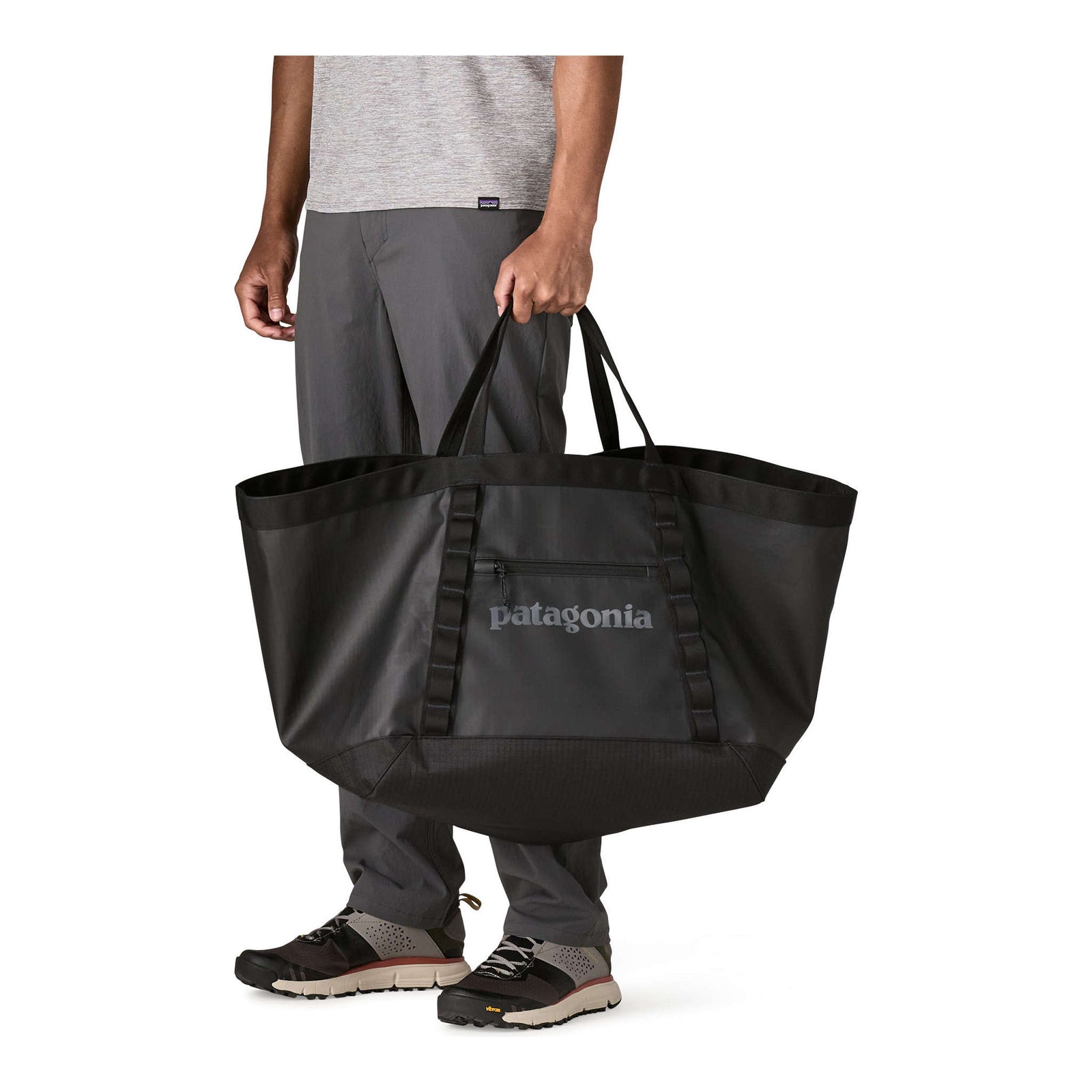 Black Hole Tote 25L Patagonia 49032-BOB-ALL Tote Bags One Size / Black w/Black