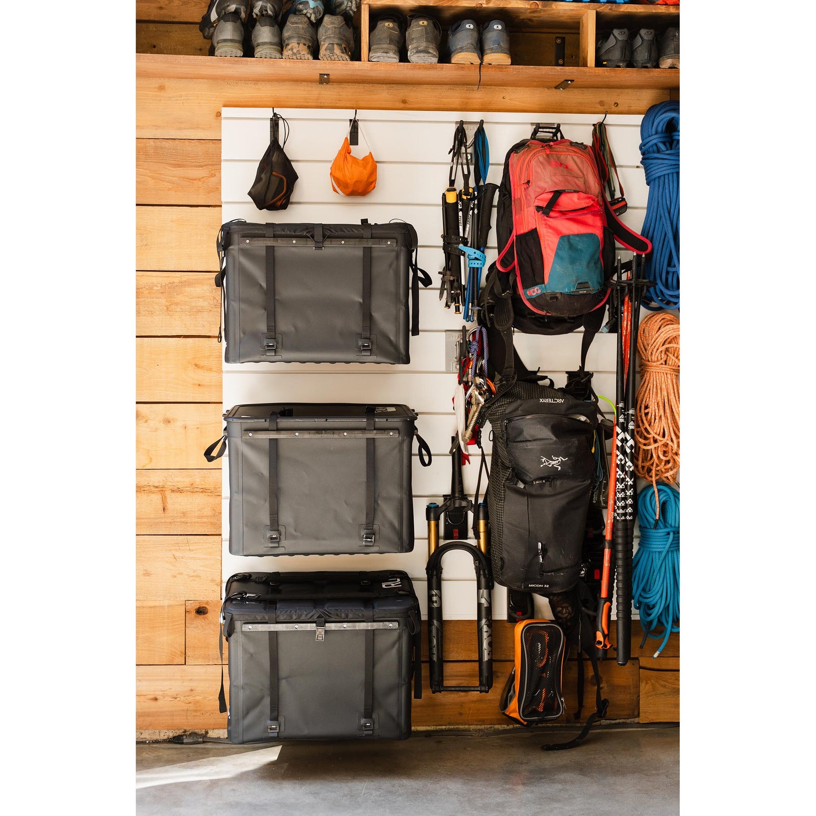 RUX 70L | Press Seal Lid RUX PK0125-70BR Camp Storage Boxes 70L / Bronze