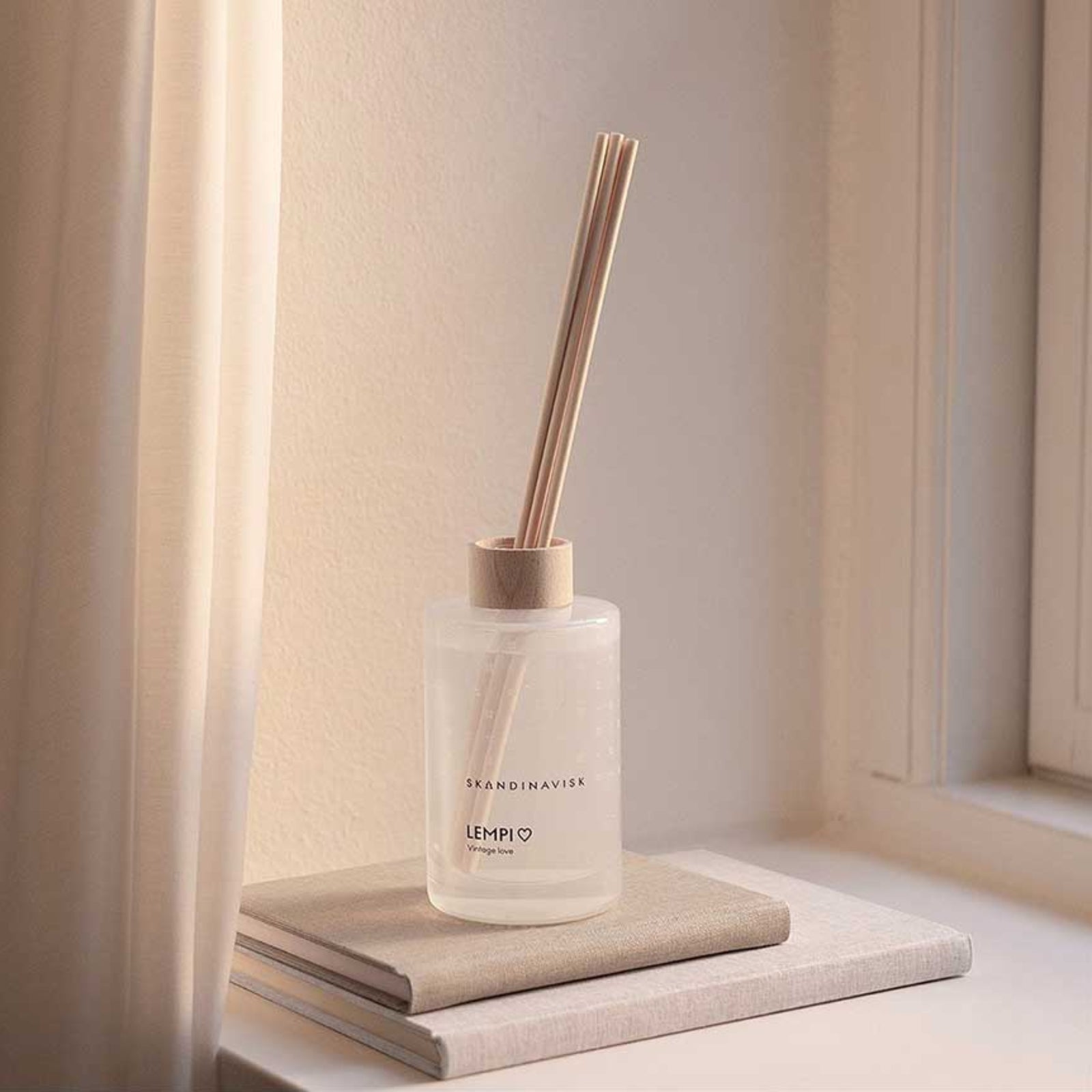 Reed Diffuser 200ml | Lempi Skandinavisk 20317 Reed Diffusers 200ml / Lempi