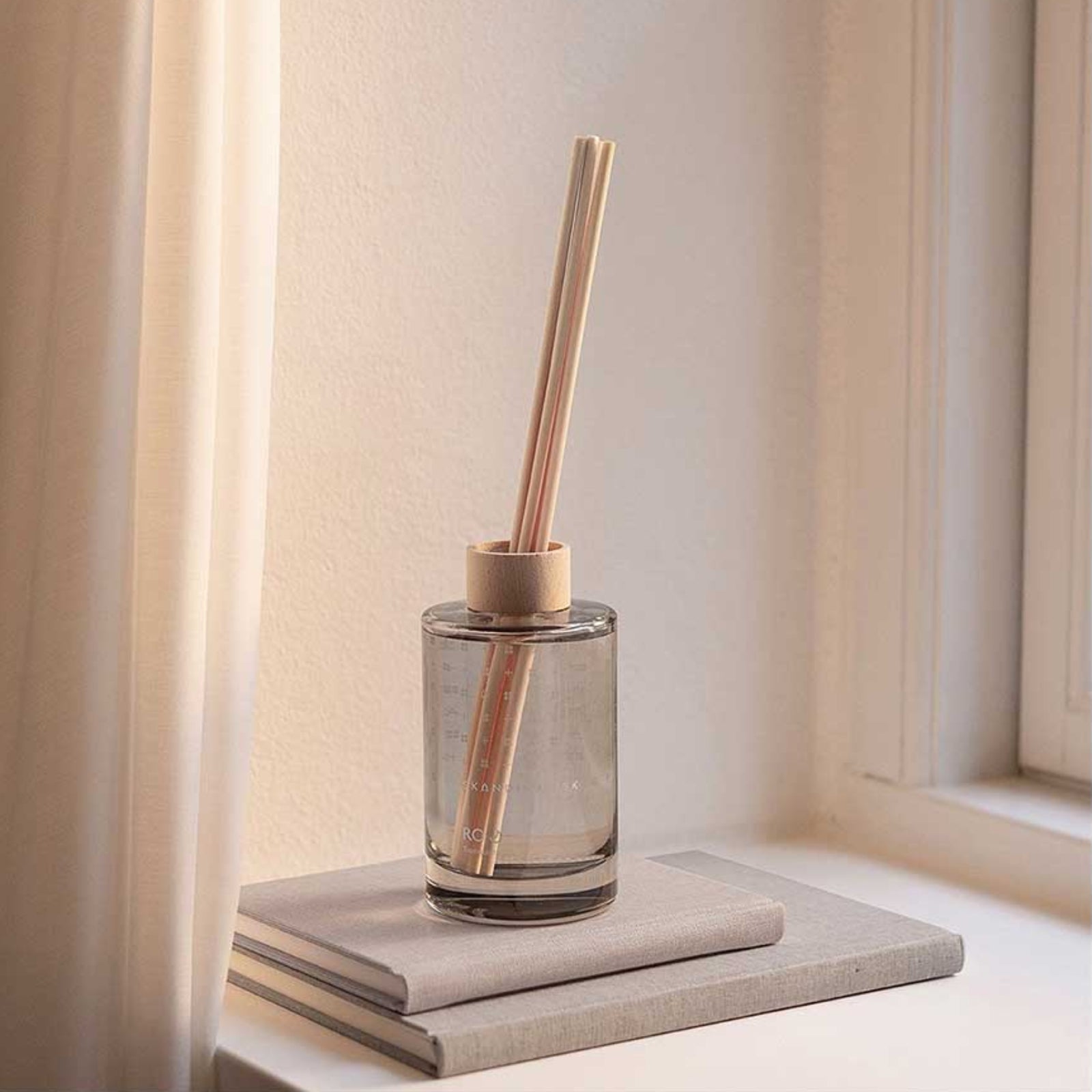 Reed Diffuser 200ml | Ro Skandinavisk 20319 Reed Diffusers 200ml / Ro