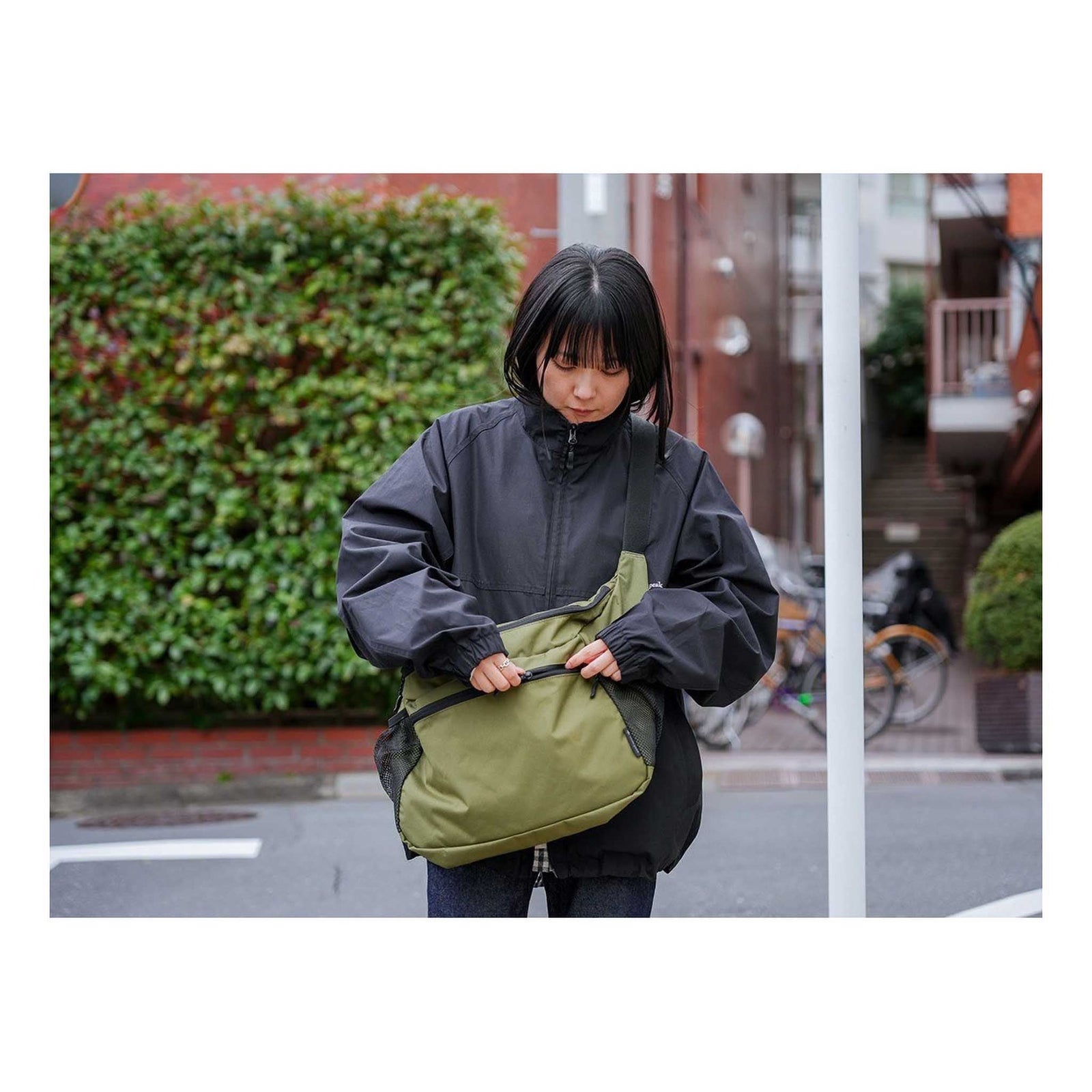Everyday Use Middle Shoulder Bag Snow Peak AC-25SU40300019 Messenger Bags One Size / Black