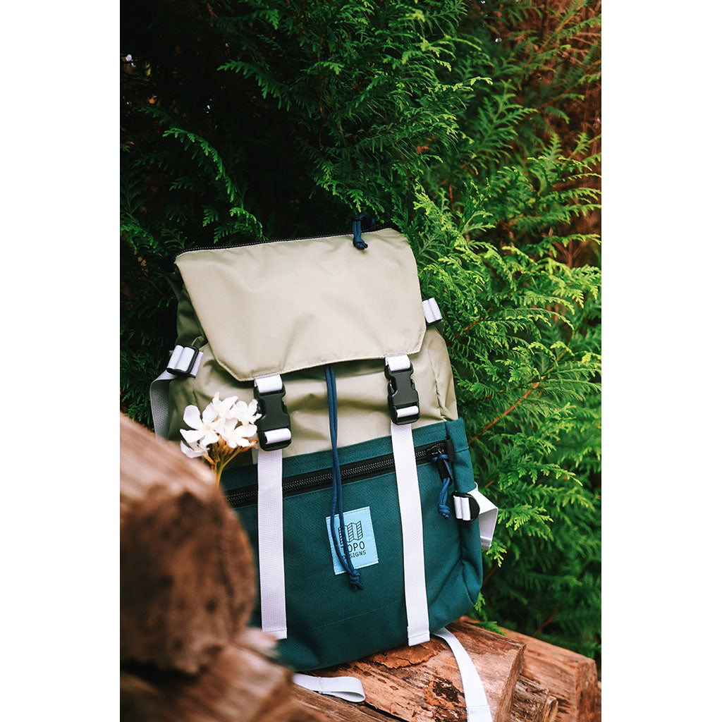 Rover Pack Classic Topo Designs 932436350 Backpacks 20L / Oil Green/Dark Pine