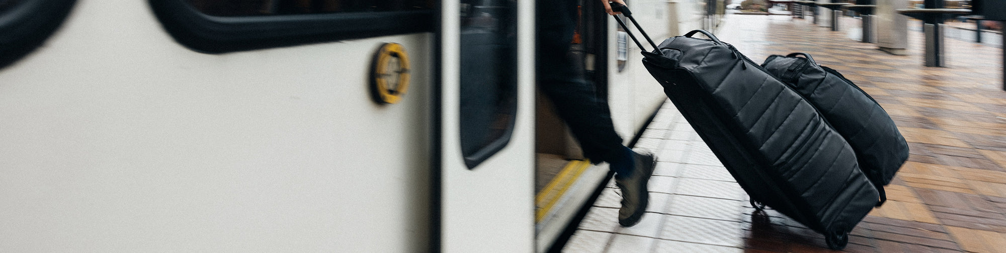 Db Journey | Hugger Roller Bag