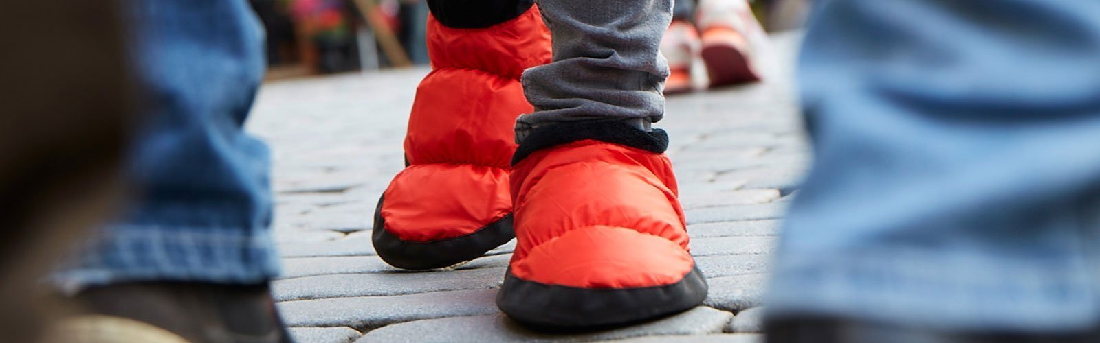 Hausschuhe für drinnen/außen