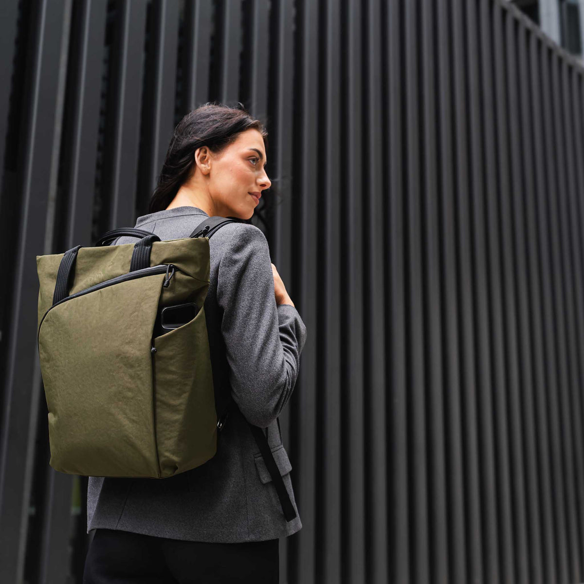 Flow Totepack Alpaka AA010850524 Tote Bags 14L / Green | Axoflux 400D Washed Nylon