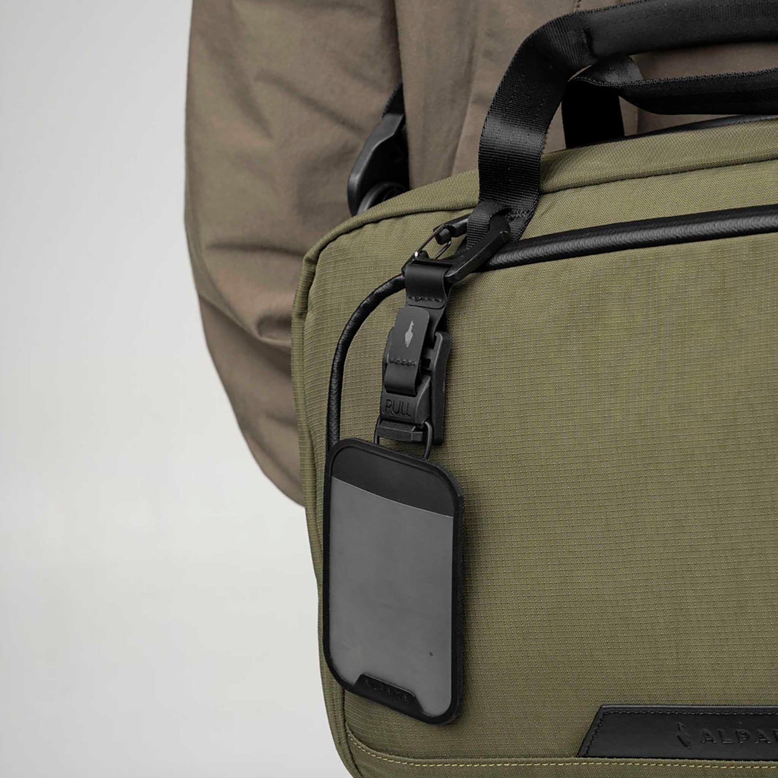 Bravo Brief | 14" Alpaka AA010910524 Briefcases 13L / Green Axoflux 400D Ripstop Nylon
