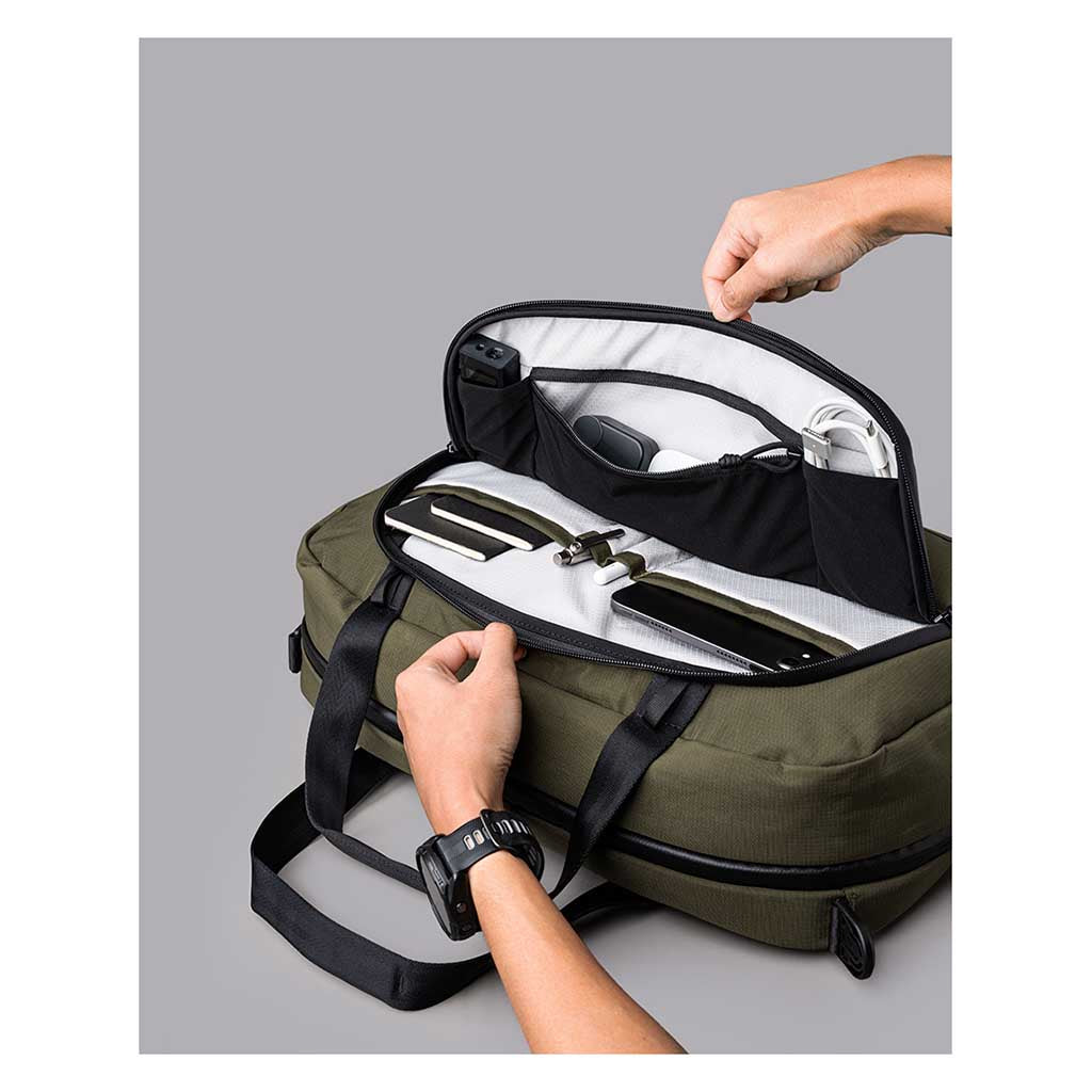 Bravo Brief Alpaka AA010820524 Briefcases 15L / Green | Axoflux 400D