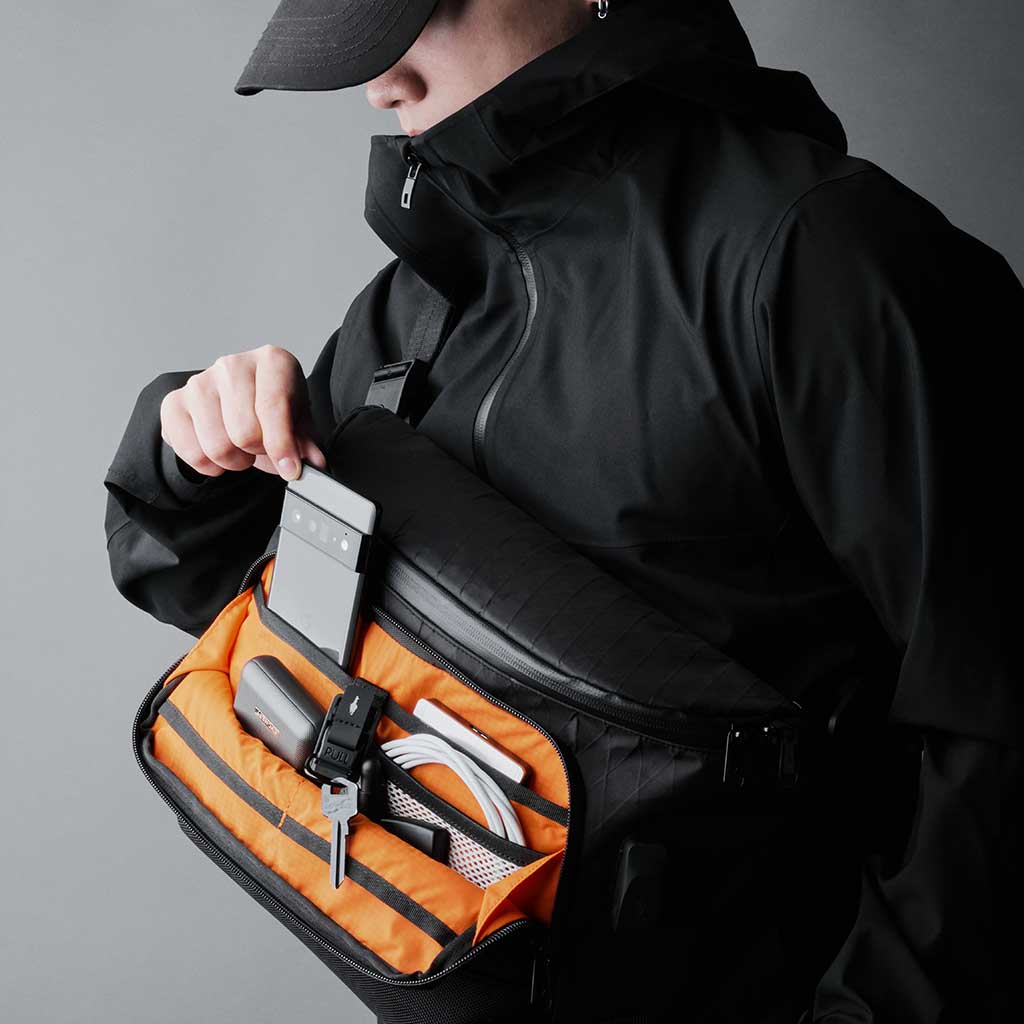 Bravo Sling Max v2 Alpaka AA010200103 Sling Bags 10L / Black | X-Pac VX21