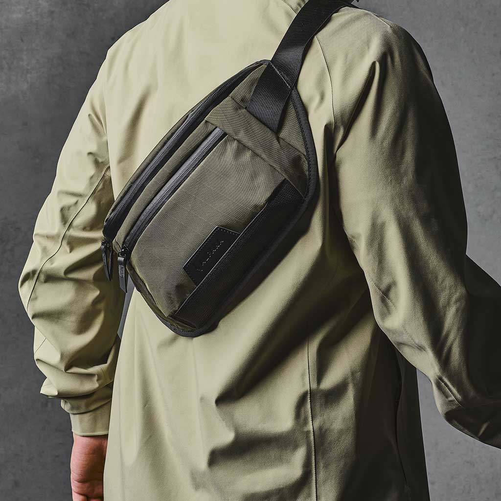 Bravo Sling Mini v2 Alpaka AA010450506 Sling Bags 5L / Olive Green | X-Pac X42