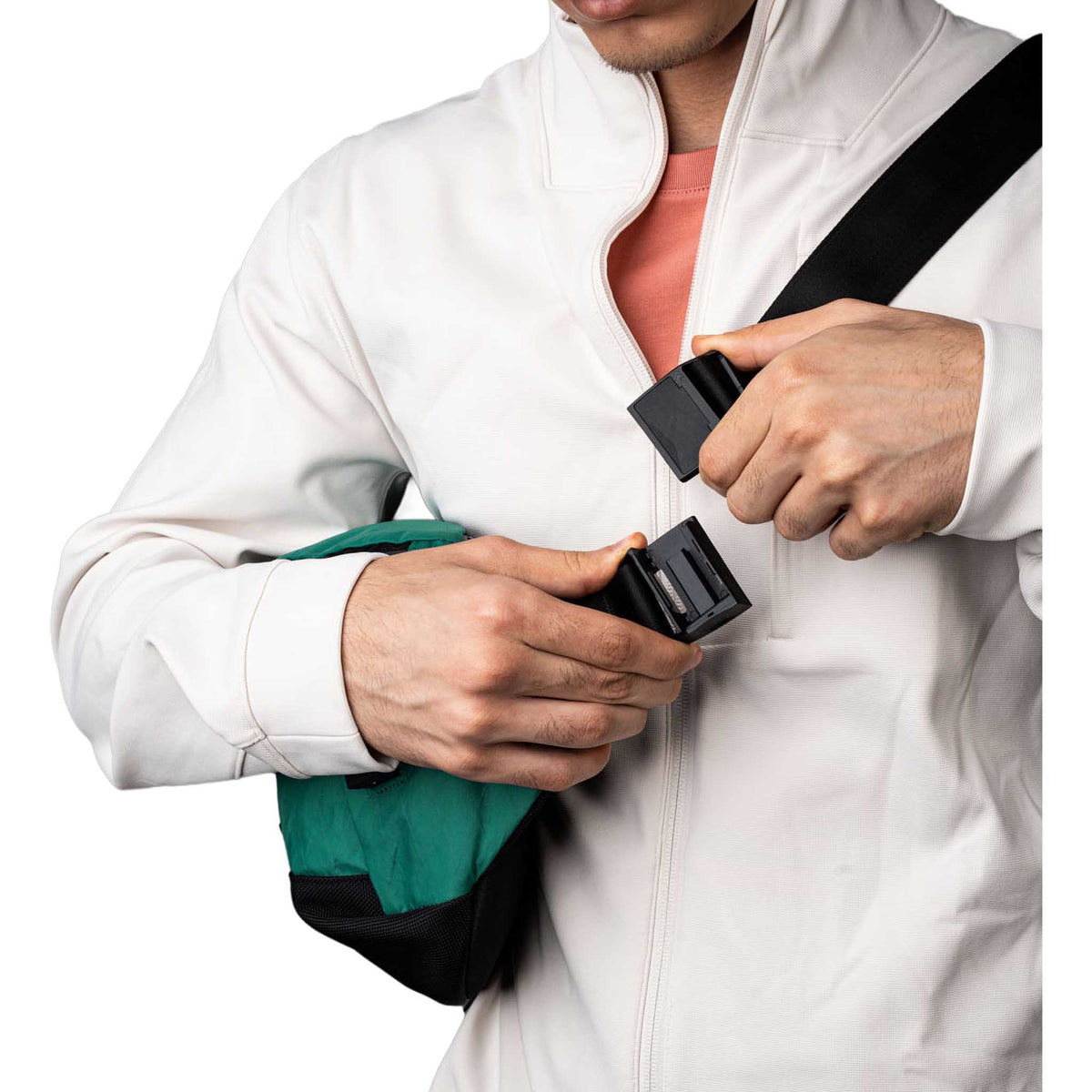 Bravo X Sling V2 Alpaka AA010101103 Sling Bags 6L / Cadmium Green | X-Pac VX21