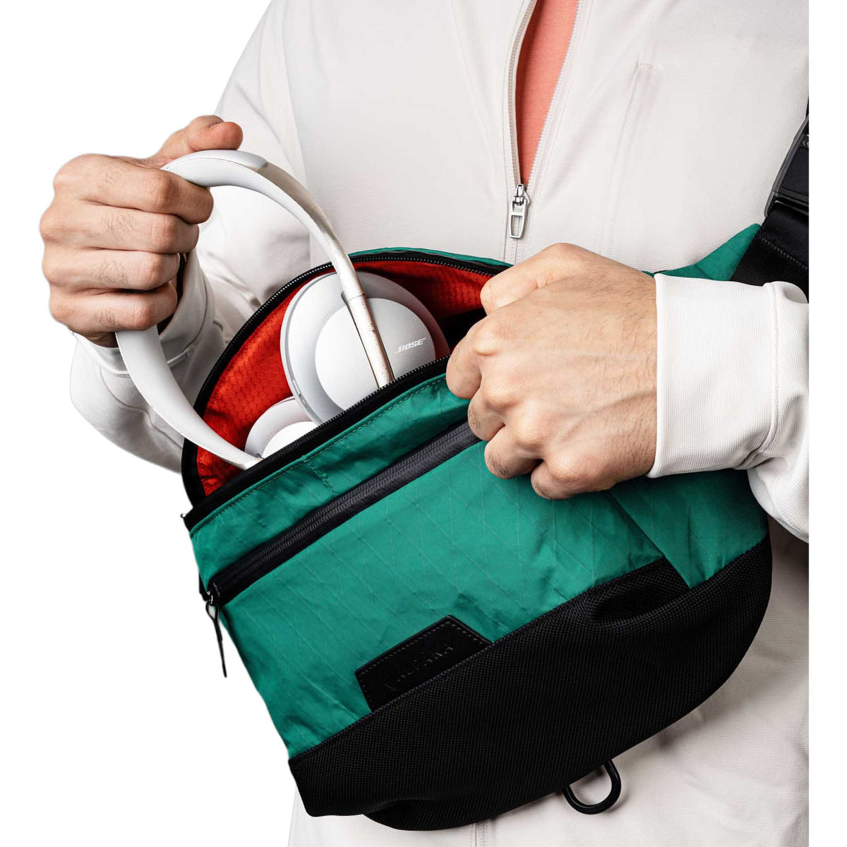 Bravo X Sling V2 Alpaka AA010101103 Sling Bags 6L / Cadmium Green | X-Pac VX21