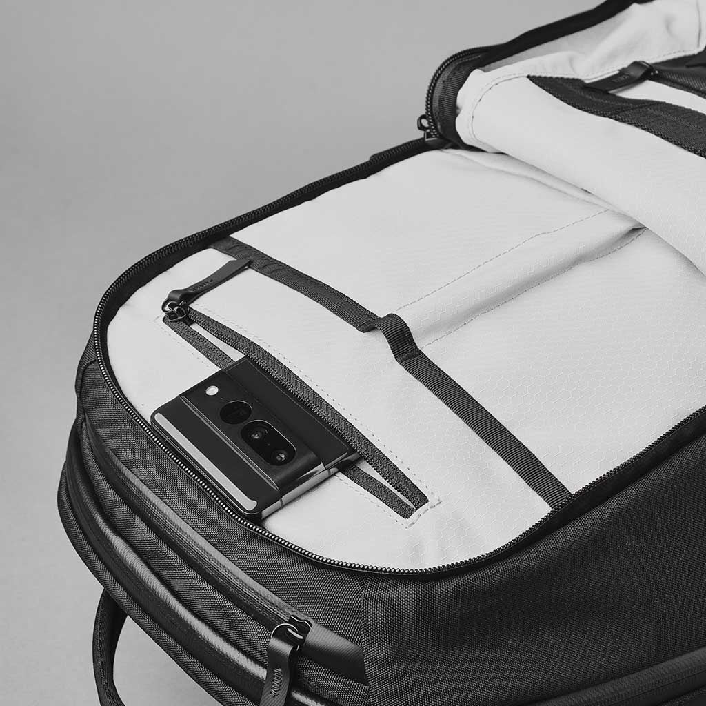 Elements Backpack Pro Alpaka AA010360117 Backpacks 26L / Black | Axoflux 600D