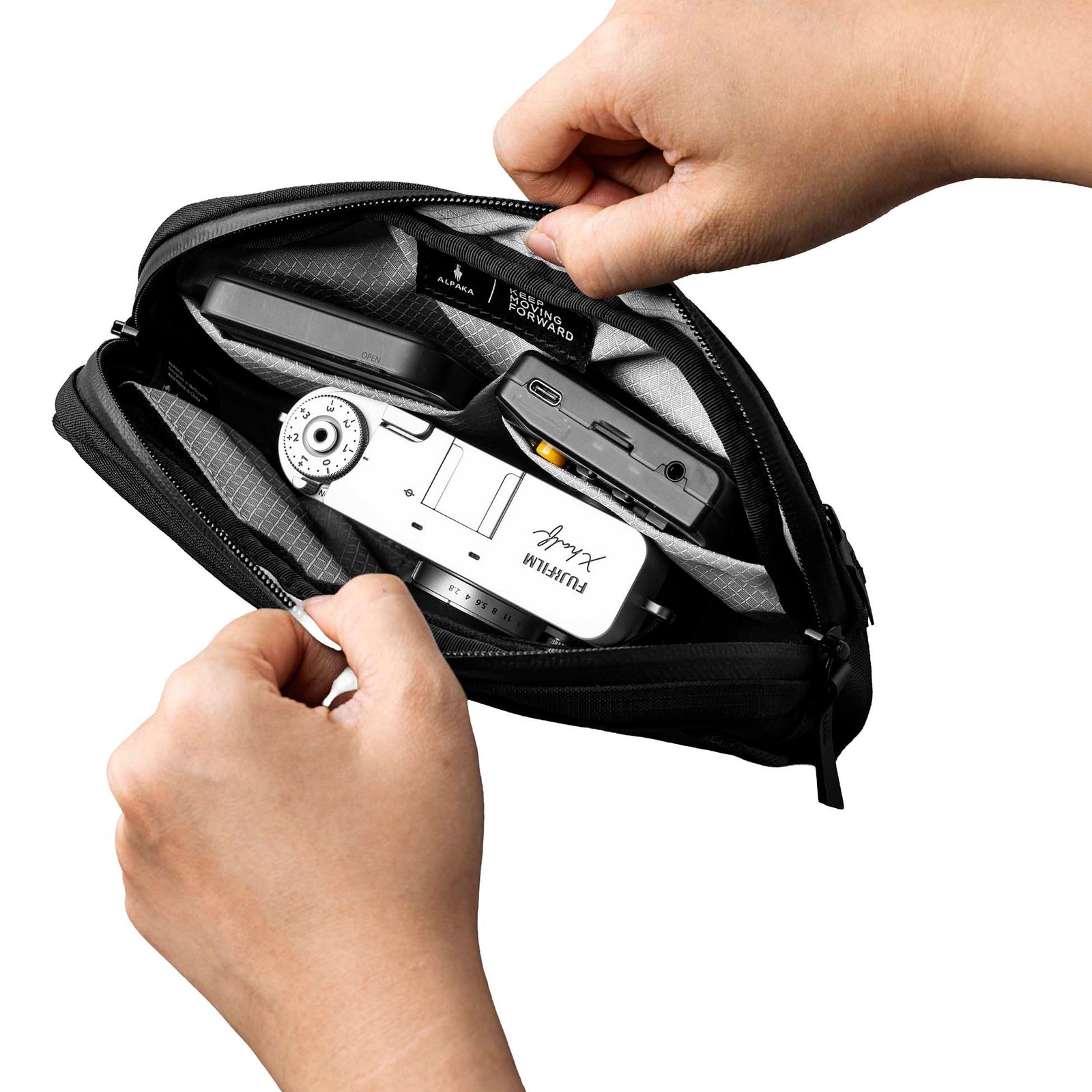 Flight Sling 1L Alpaka AA010530124 Sling Bags 1L / Black | Axoflux 400D