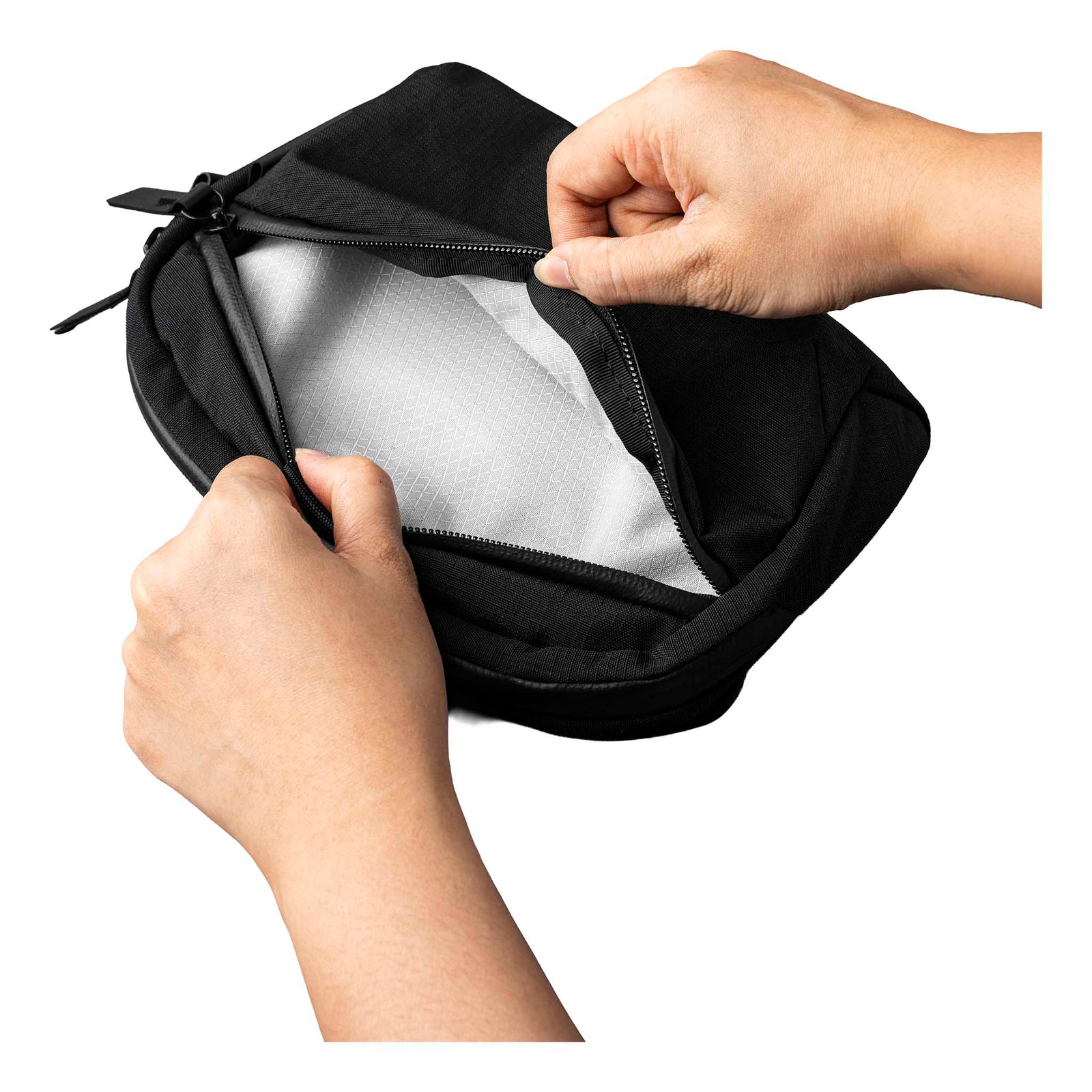 Flight Sling 1L Alpaka AA010530124 Sling Bags 1L / Black | Axoflux 400D