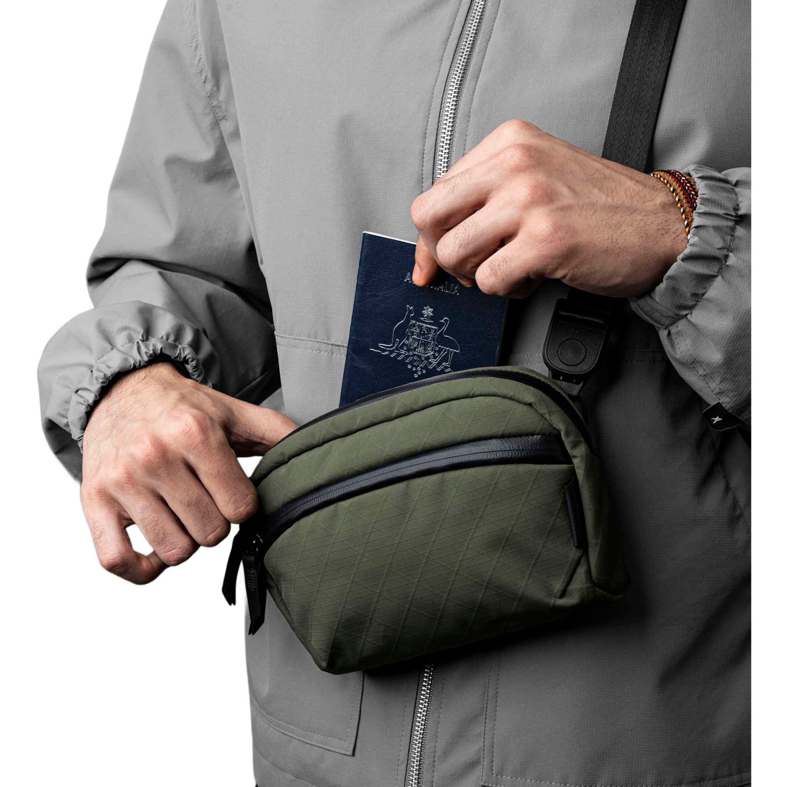 Flight Sling 1L Alpaka AA010530526 Sling Bags 1L / Green | Axogrid 210D