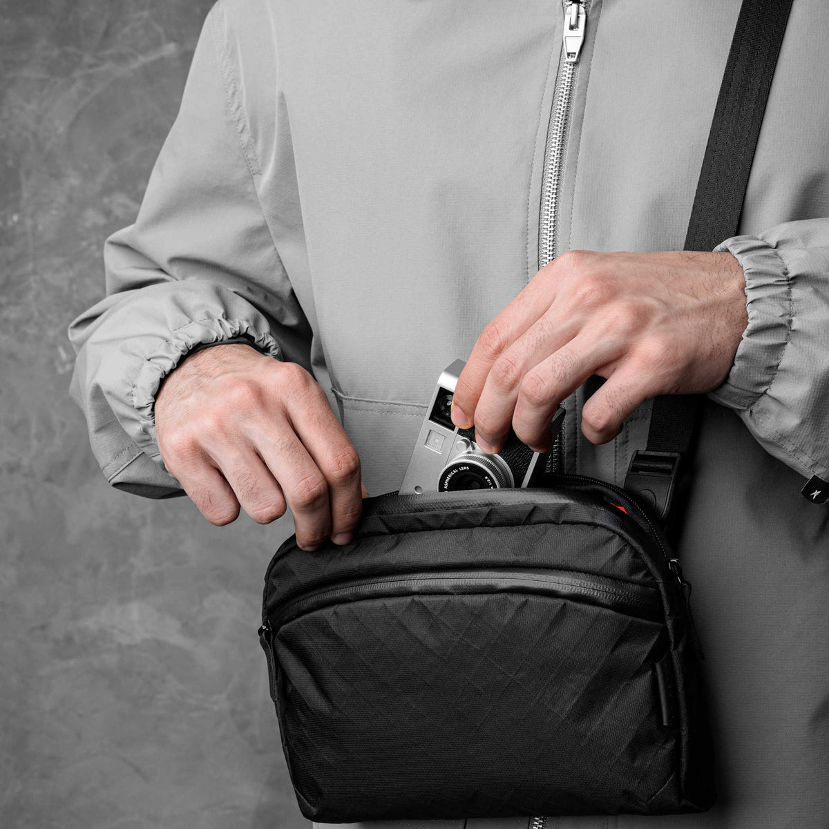 Flight Sling 2L Alpaka AA010460130 Sling Bags 2L / Black Ultradyne 100D