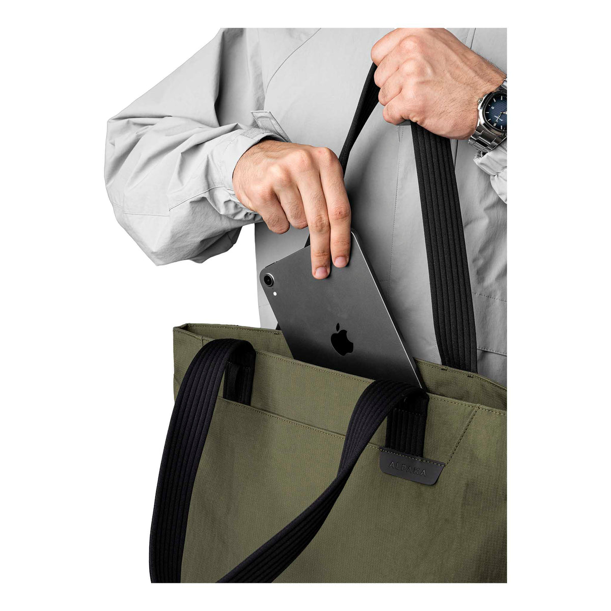 Flight Tote Alpaka Tote Bags
