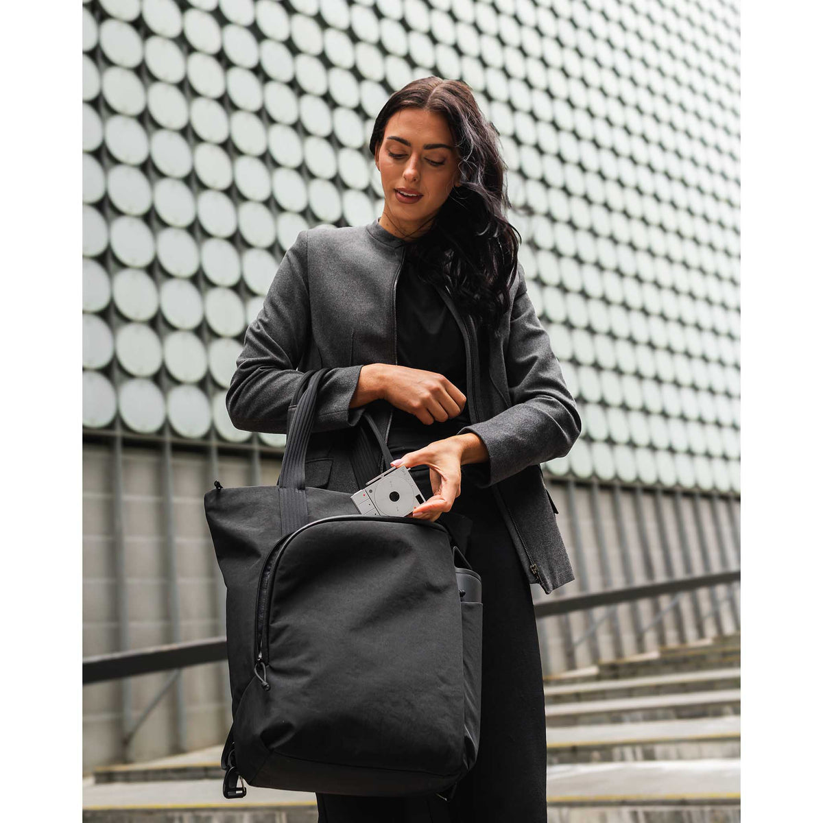 Flow Totepack Alpaka AA010850624 Tote Bags 14L / Blue | Axoflux 400D Washed Nylon