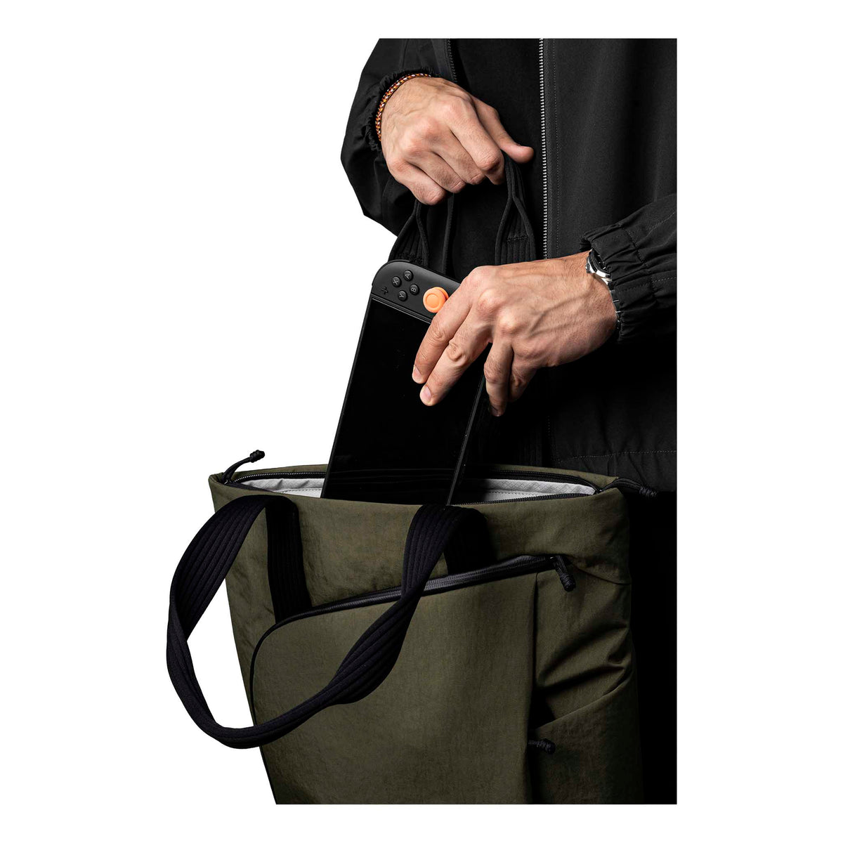 Flow Totepack Alpaka AA010850524 Tote Bags 14L / Green | Axoflux 400D Washed Nylon