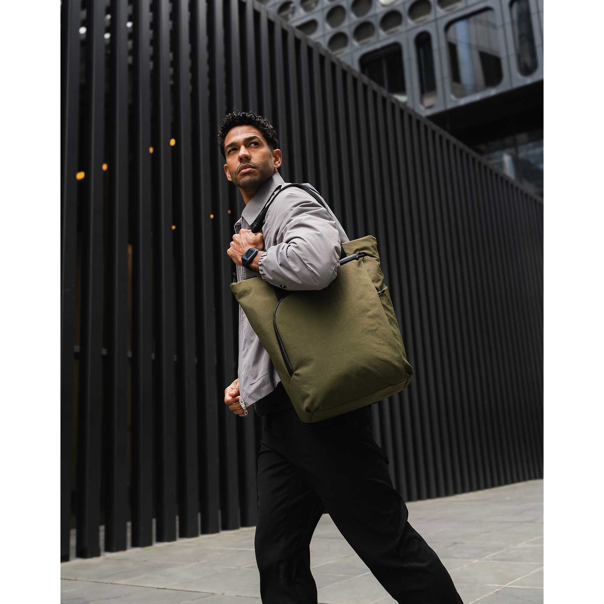 Flow Totepack Alpaka AA010850524 Tote Bags 14L / Green | Axoflux 400D Washed Nylon