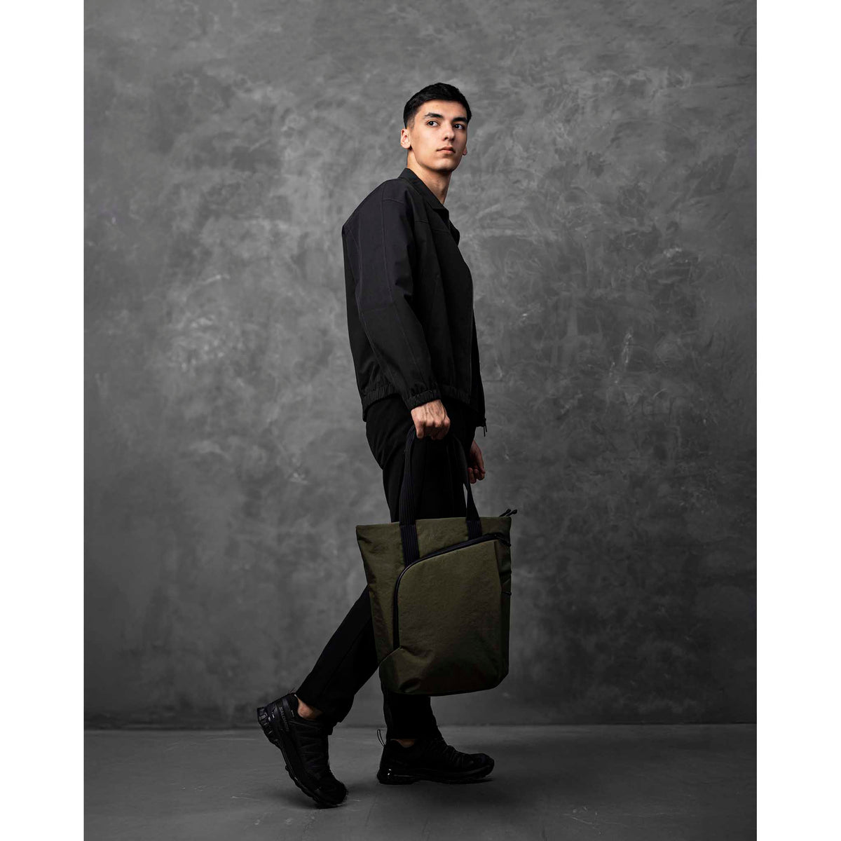 Flow Totepack Alpaka AA010850524 Tote Bags 14L / Green | Axoflux 400D Washed Nylon