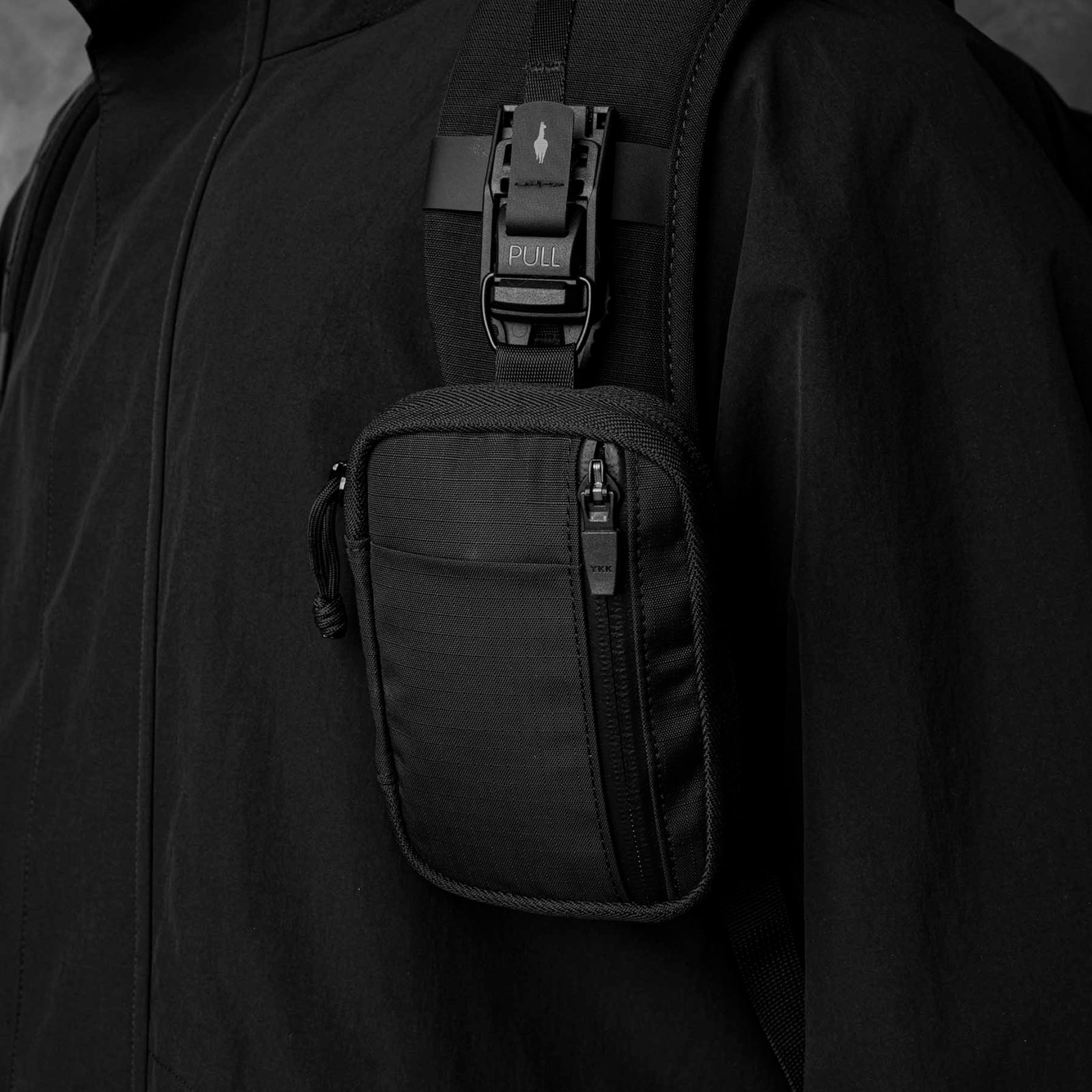 HUB Pouch V2 Alpaka AD010880118 Pouches One Size / Black | Axoflux 210D
