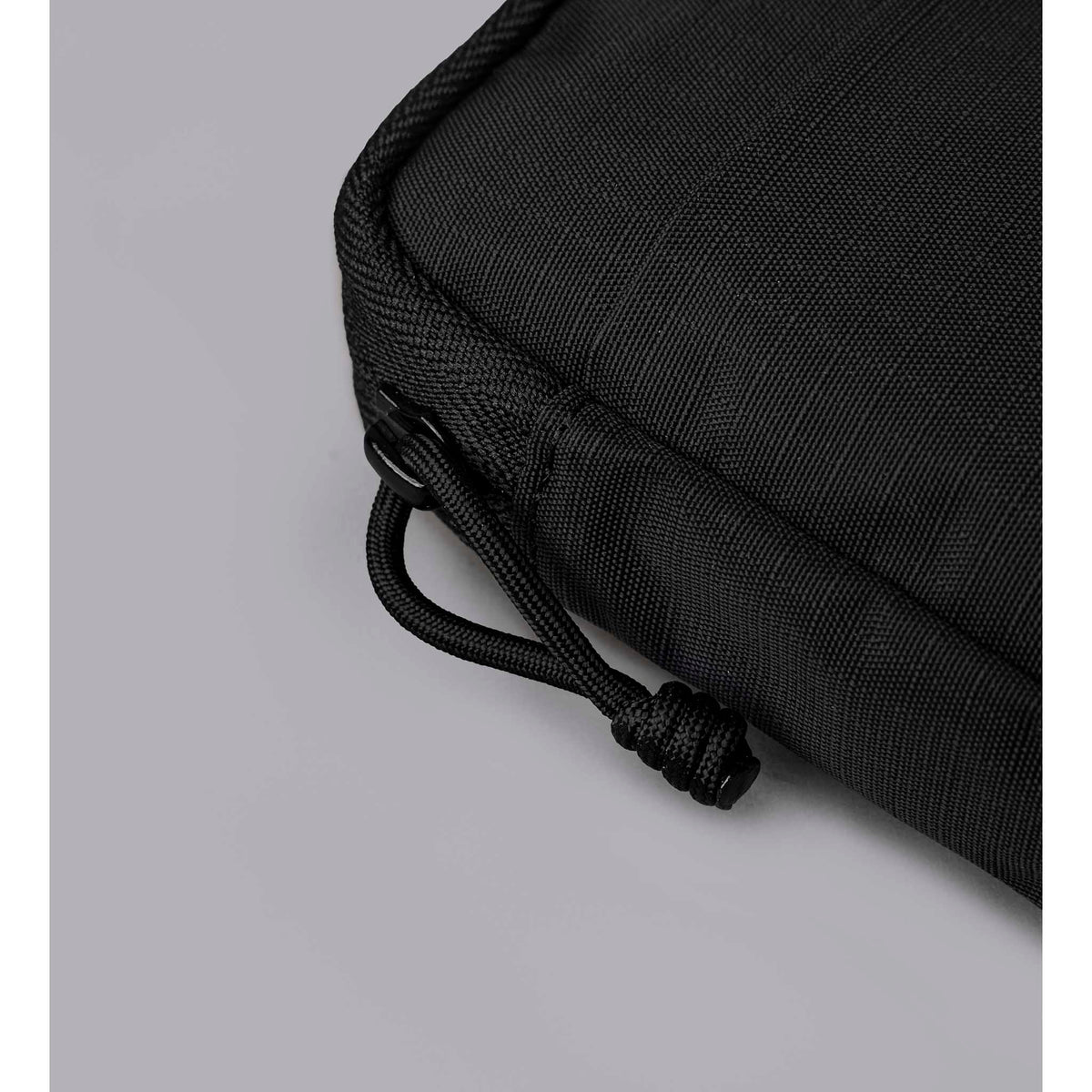 HUB Pouch V2 Alpaka AD010880118 Pouches One Size / Black | Axoflux 210D