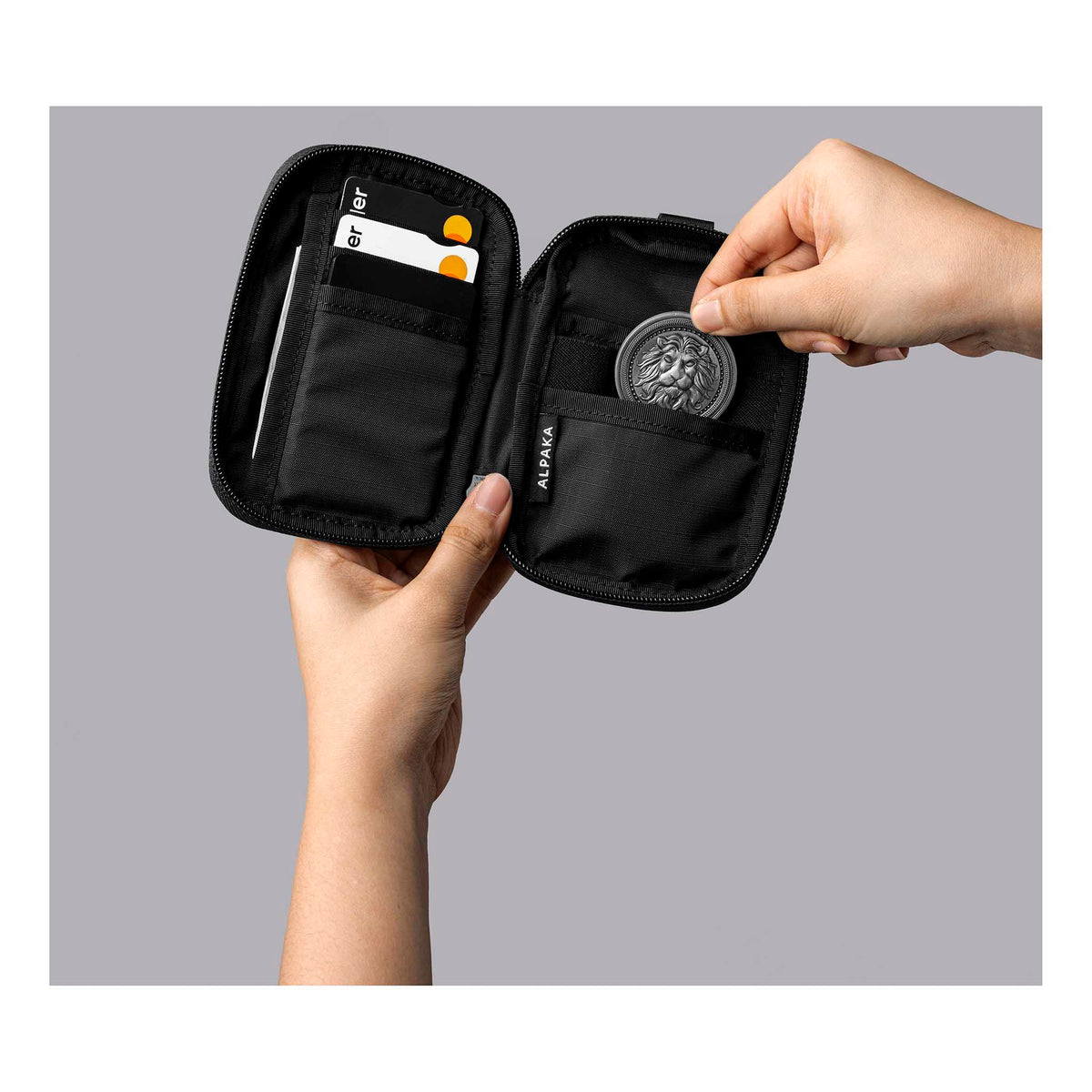 HUB Pouch V2 Alpaka AD010880118 Pouches One Size / Black | Axoflux 210D