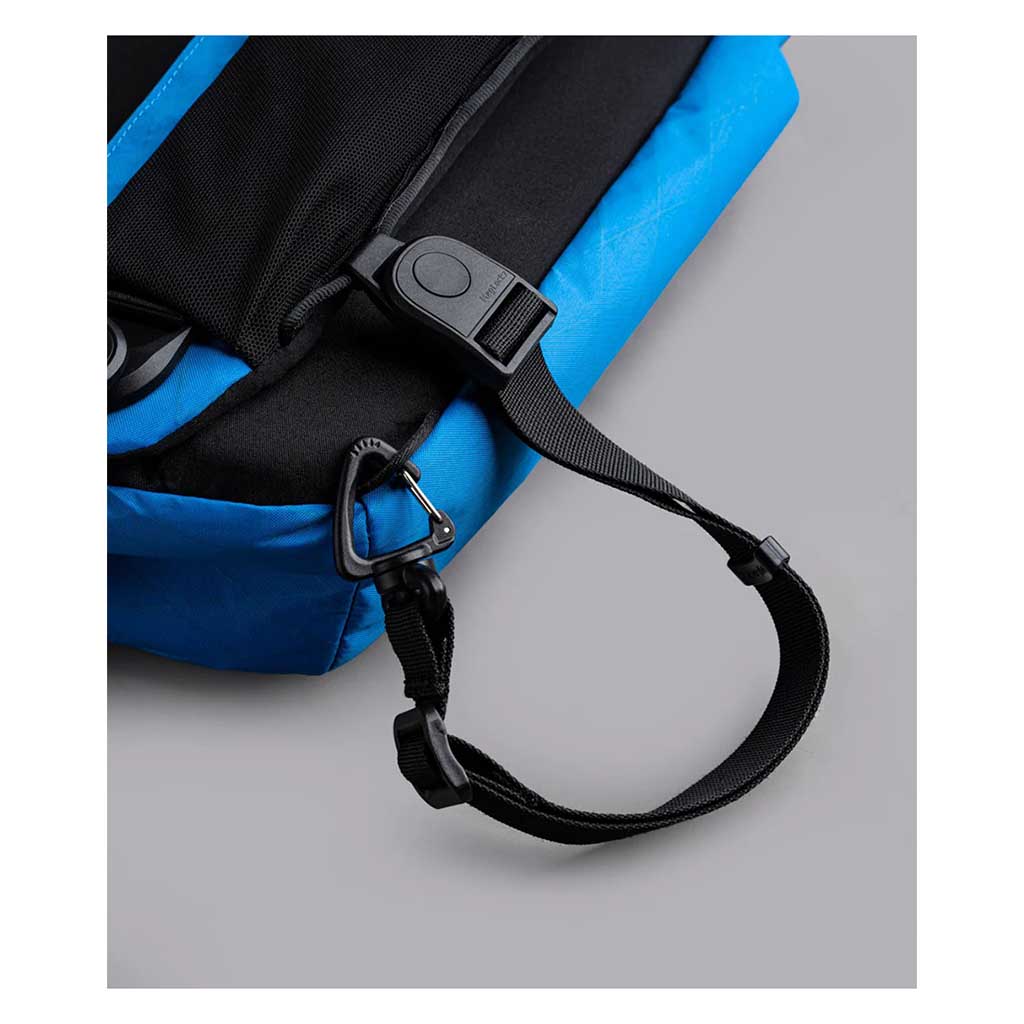 Metro Crossbody | Left Shoulder Alpaka AA010550603 Sling Bags One Size / Bahama Blue | X-Pac VX21