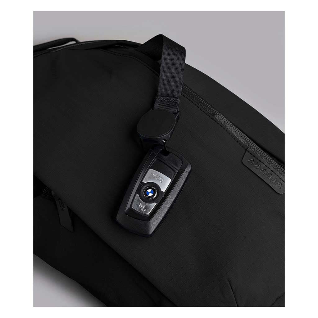 Metro Crossbody | Left Shoulder Alpaka AA010550118 Sling Bags One Size / Black | Axoflux 210D