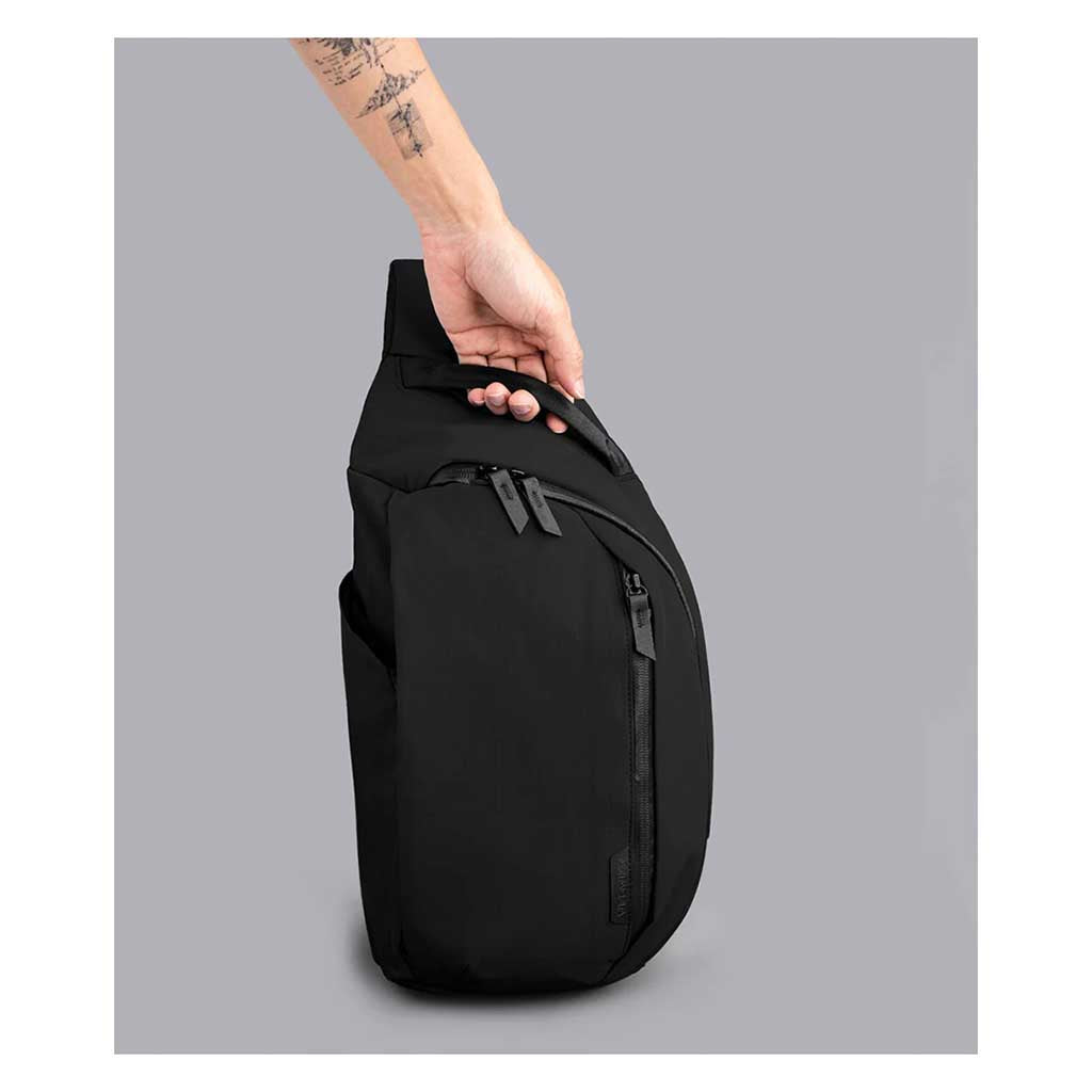Metro Crossbody | Left Shoulder Alpaka AA010550118 Sling Bags One Size / Black | Axoflux 210D