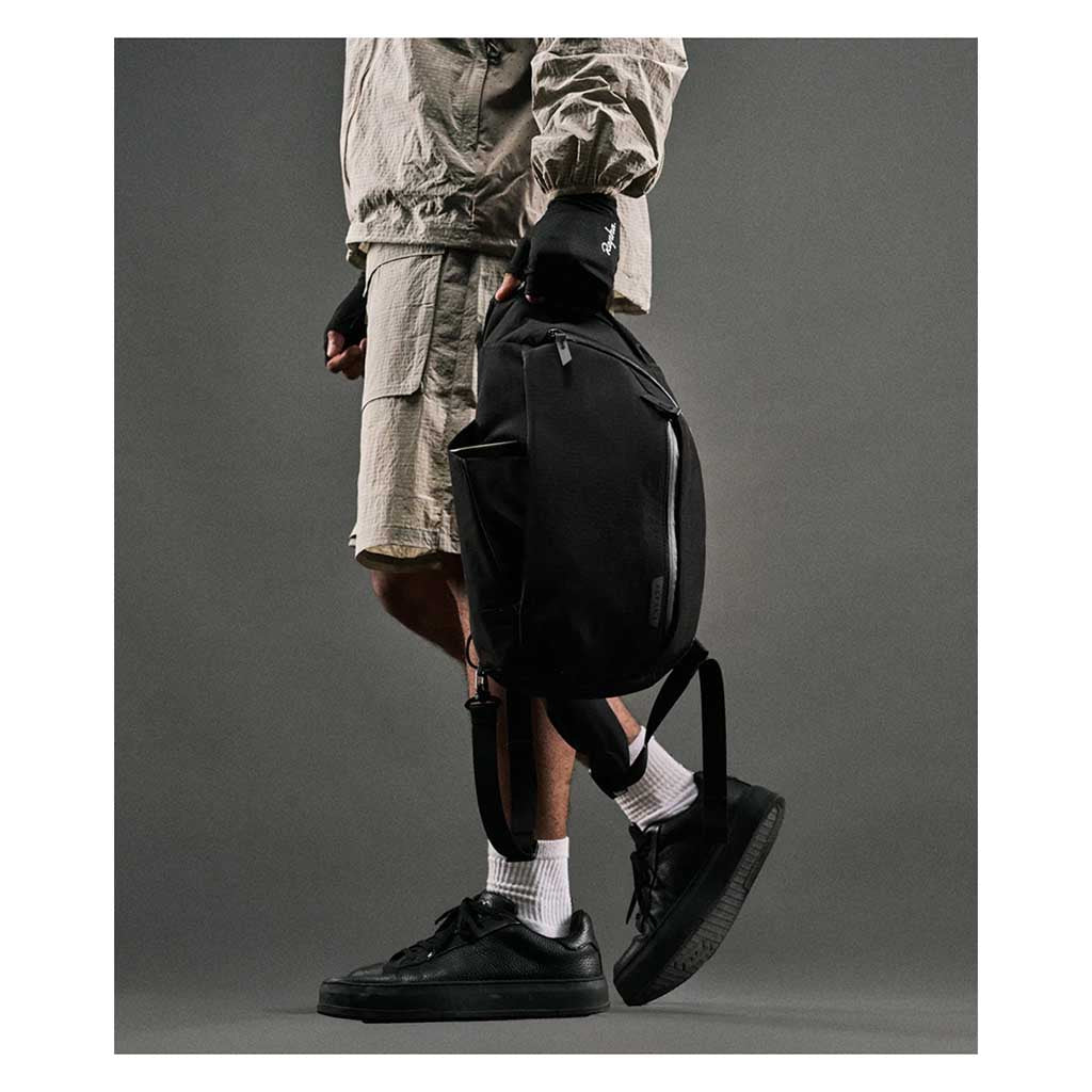 Metro Crossbody | Left Shoulder Alpaka AA010550118 Sling Bags One Size / Black | Axoflux 210D