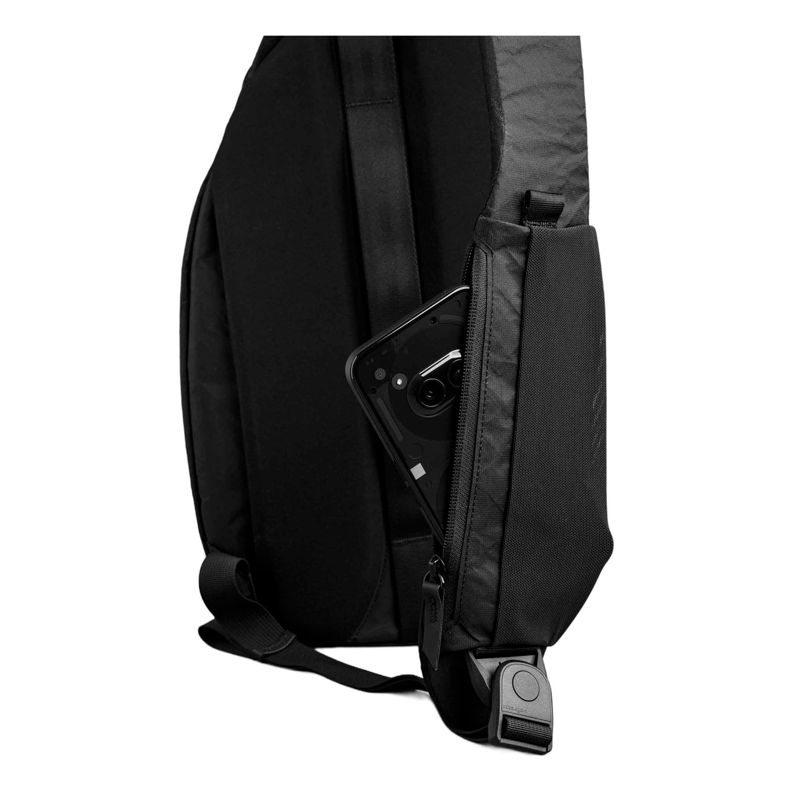 Metro Crossbody | Left Shoulder Alpaka AA010550130 Sling Bags One Size / Black Ultradyne 100D
