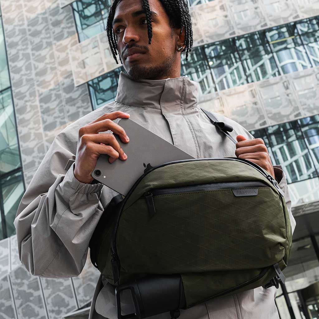 Metro Crossbody | Left Shoulder Alpaka AA010550507 Sling Bags One Size / Olive Green | X-Pac X42