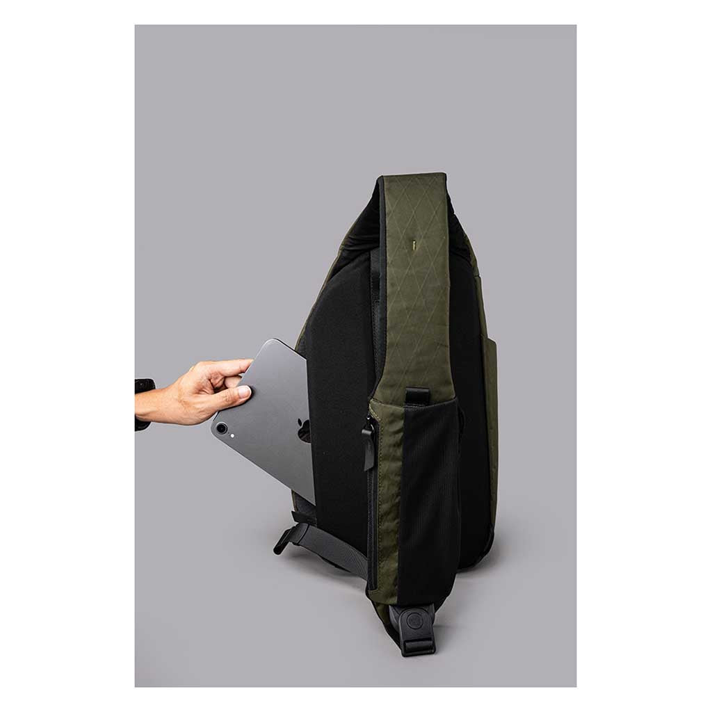 Metro Crossbody | Left Shoulder Alpaka AA010550507 Sling Bags One Size / Olive Green | X-Pac X42